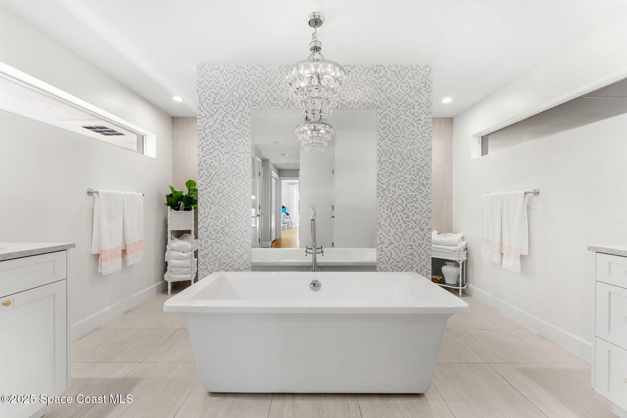 606 Hibiscus Trail