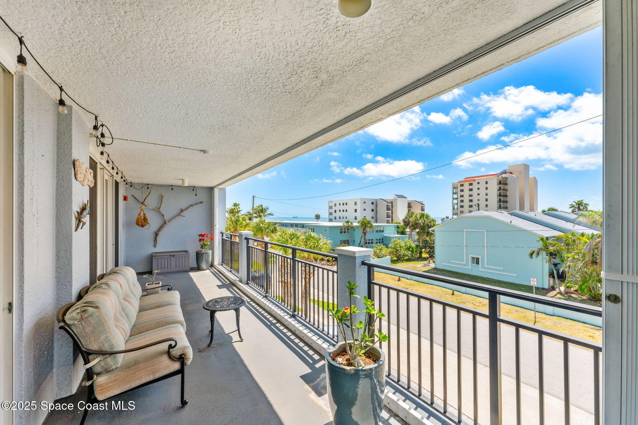410 Hayes Avenue, 203