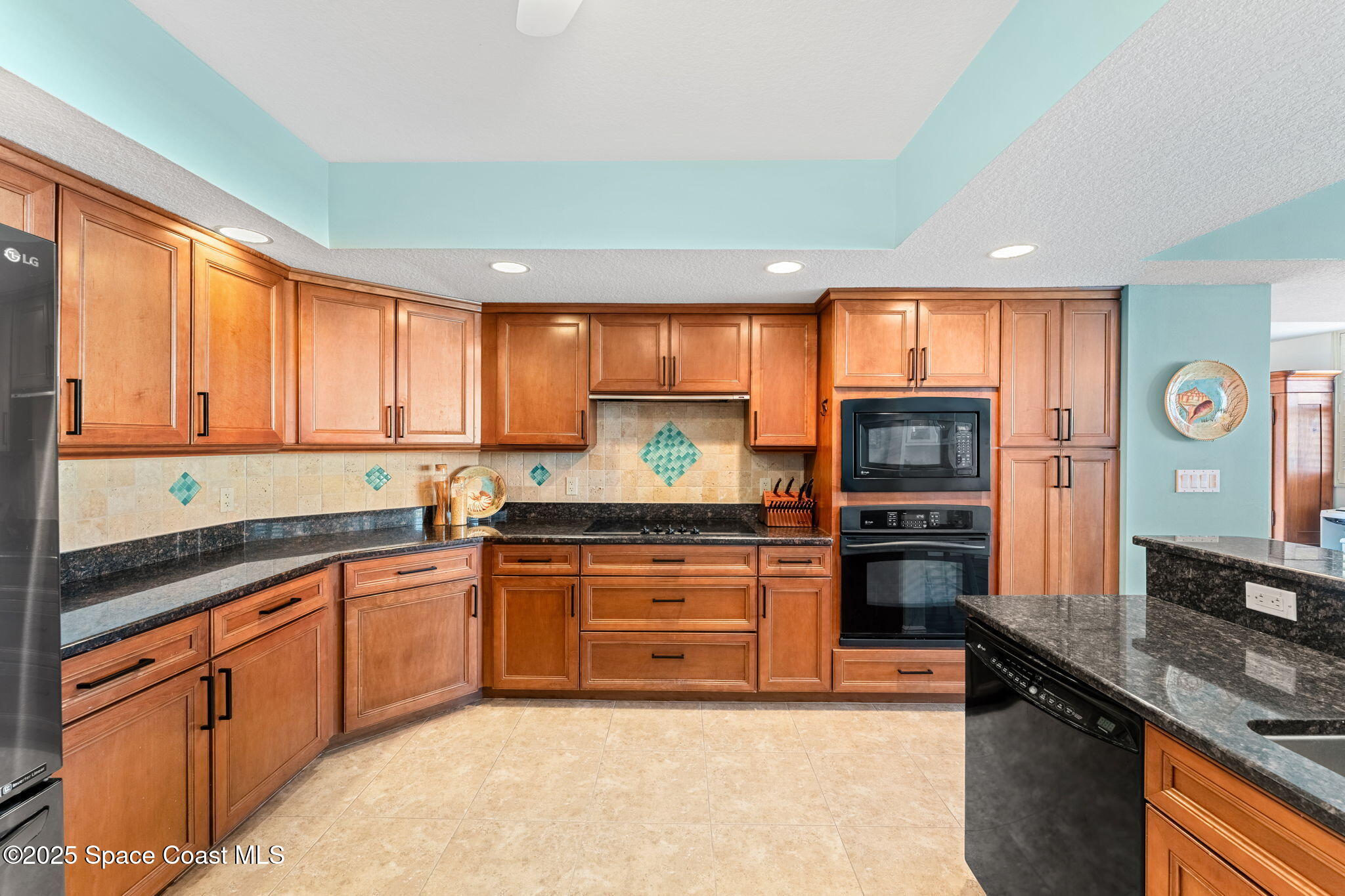 410 Hayes Avenue, 203