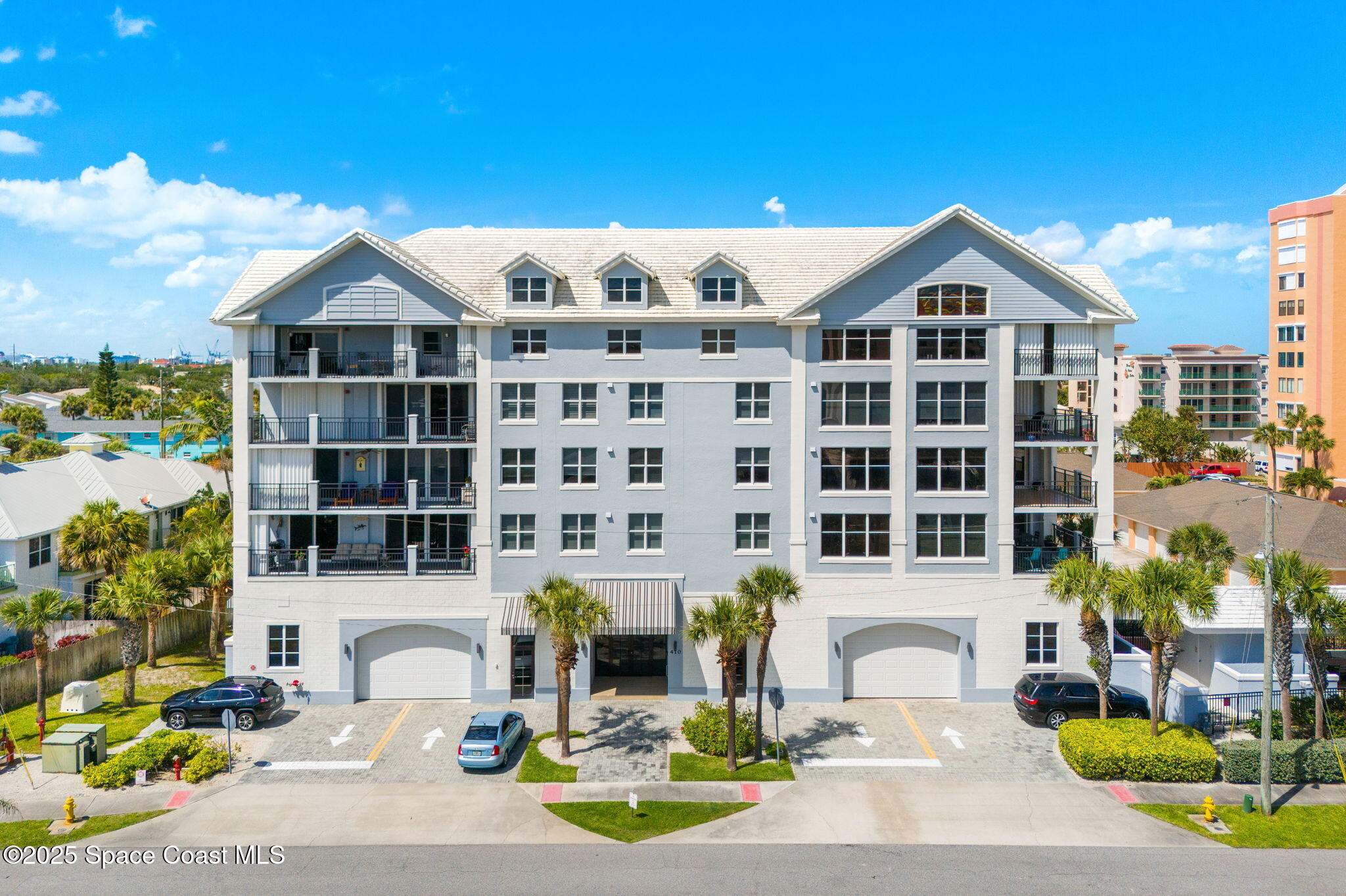 410 Hayes Avenue, 203