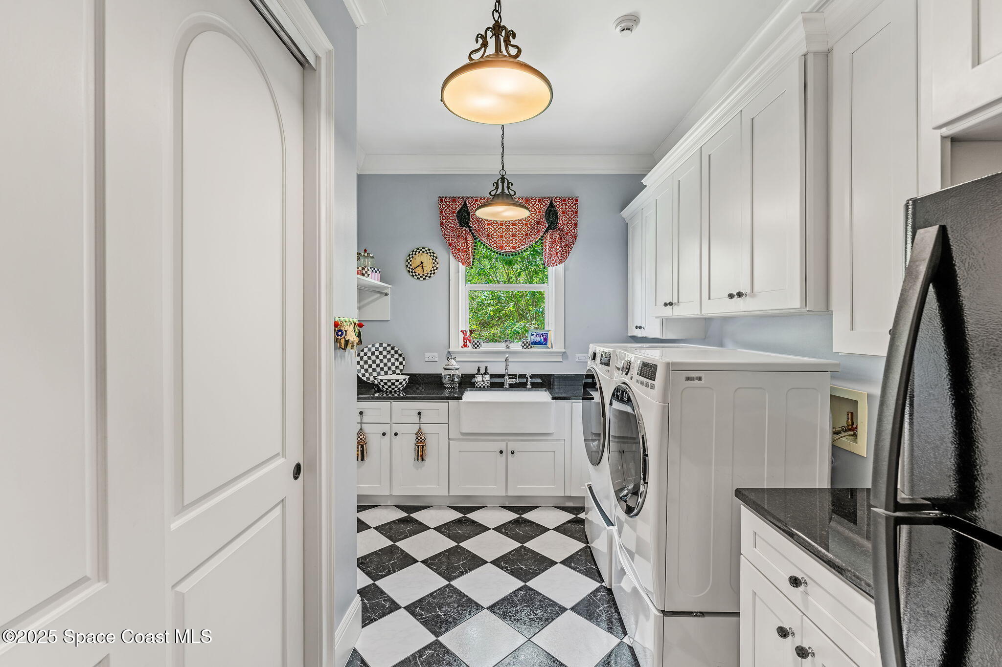 257 Lansing Island Drive