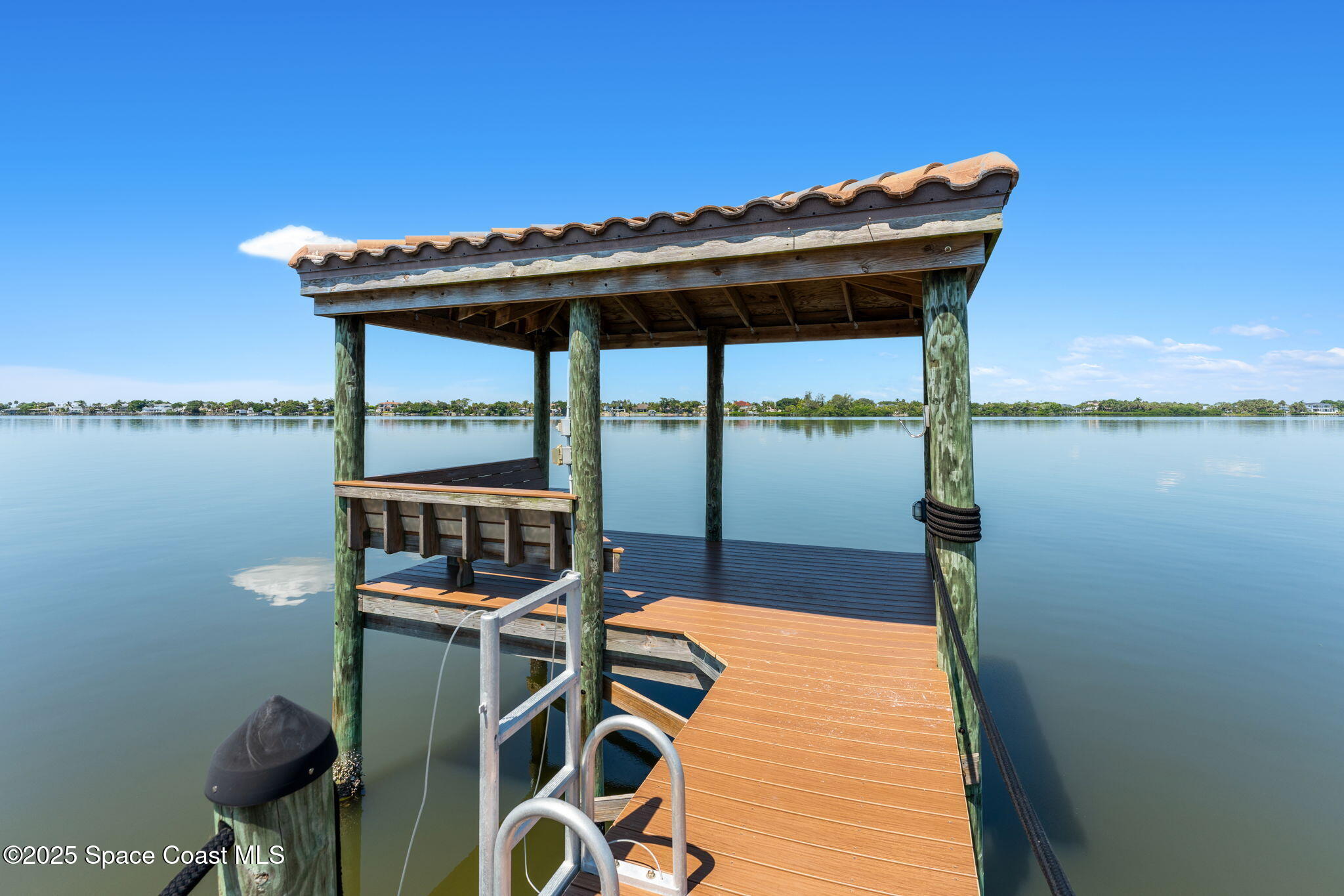 257 Lansing Island Drive