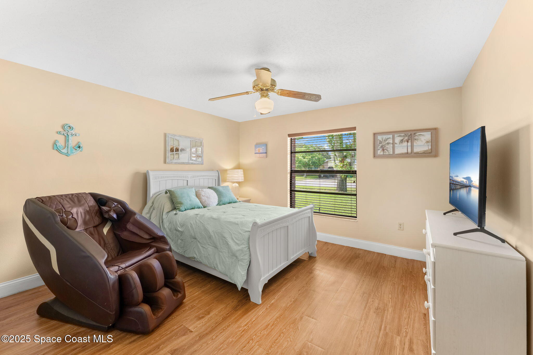 299 Cinnamon Lake Circle