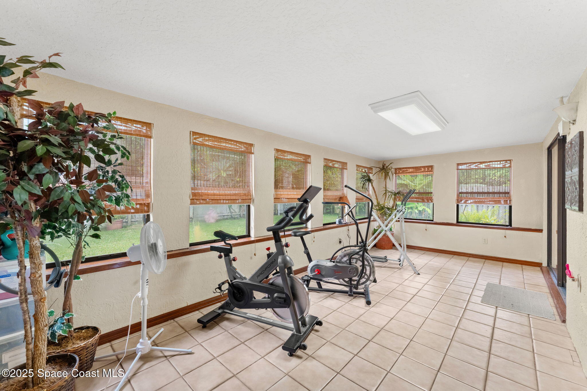 299 Cinnamon Lake Circle