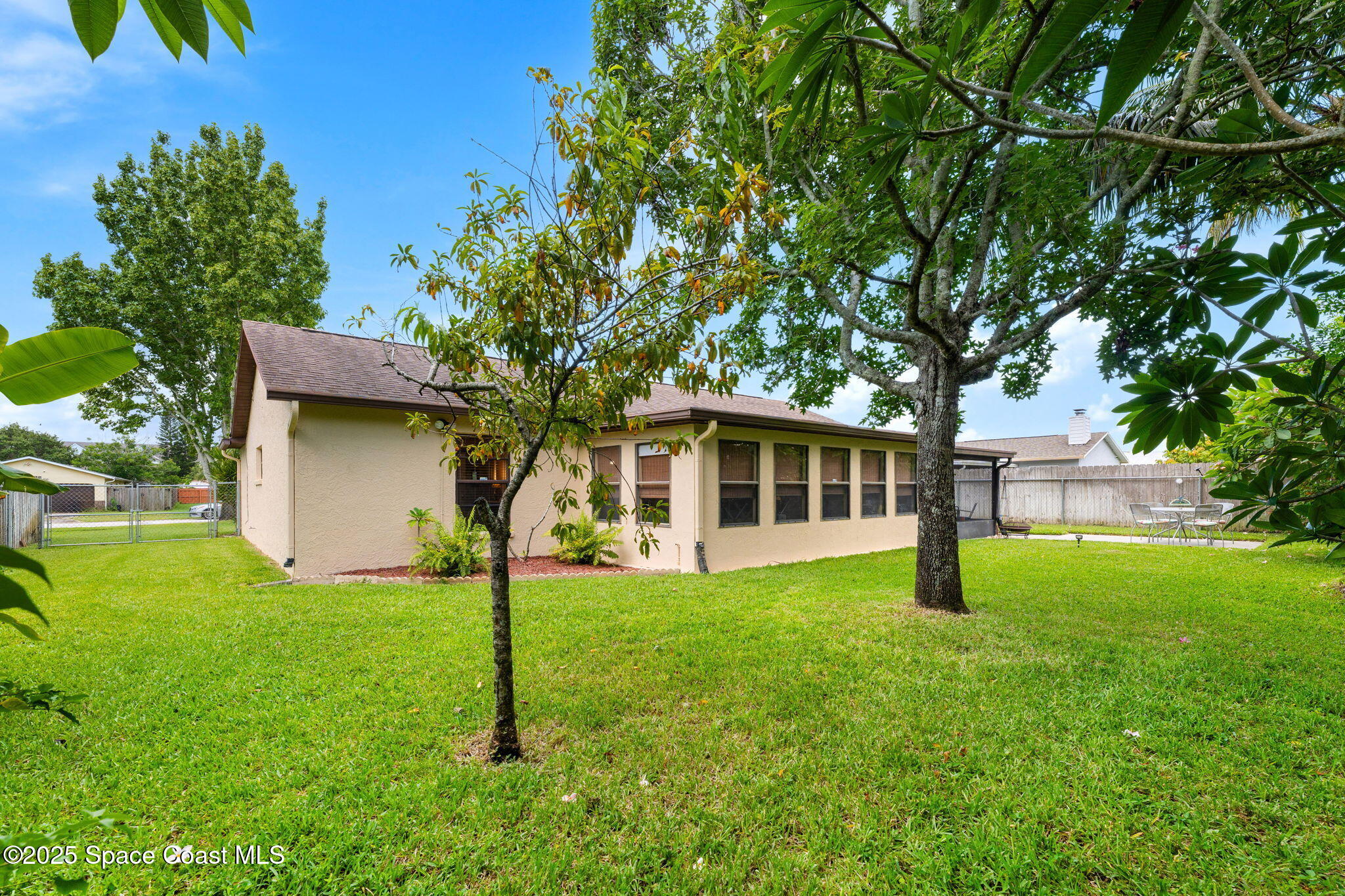 299 Cinnamon Lake Circle