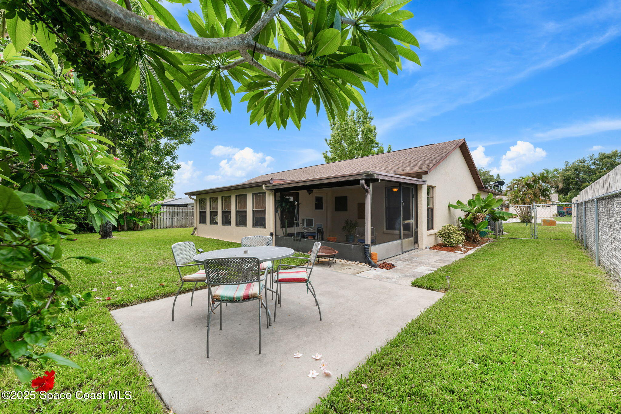 299 Cinnamon Lake Circle