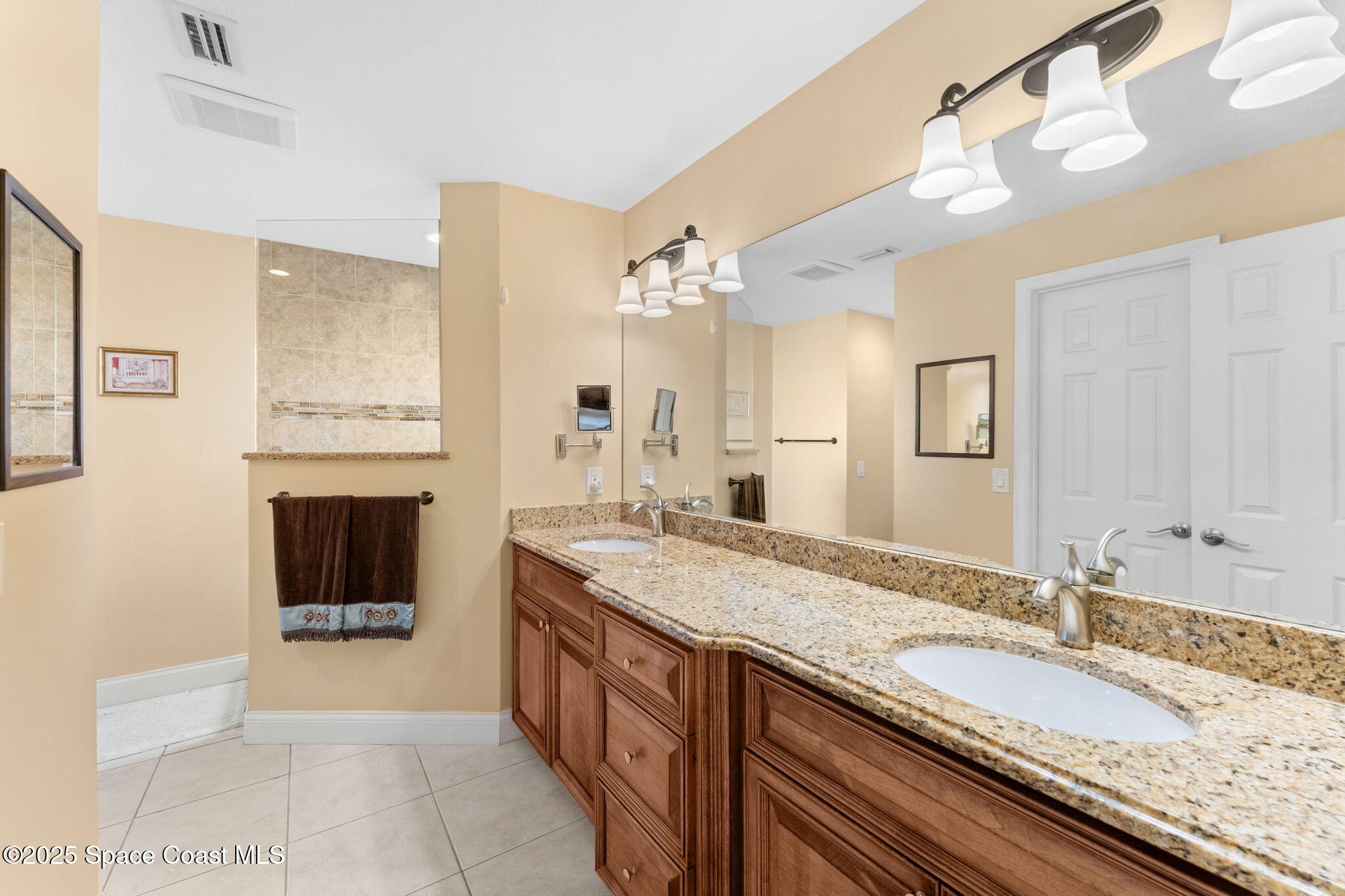 299 Cinnamon Lake Circle
