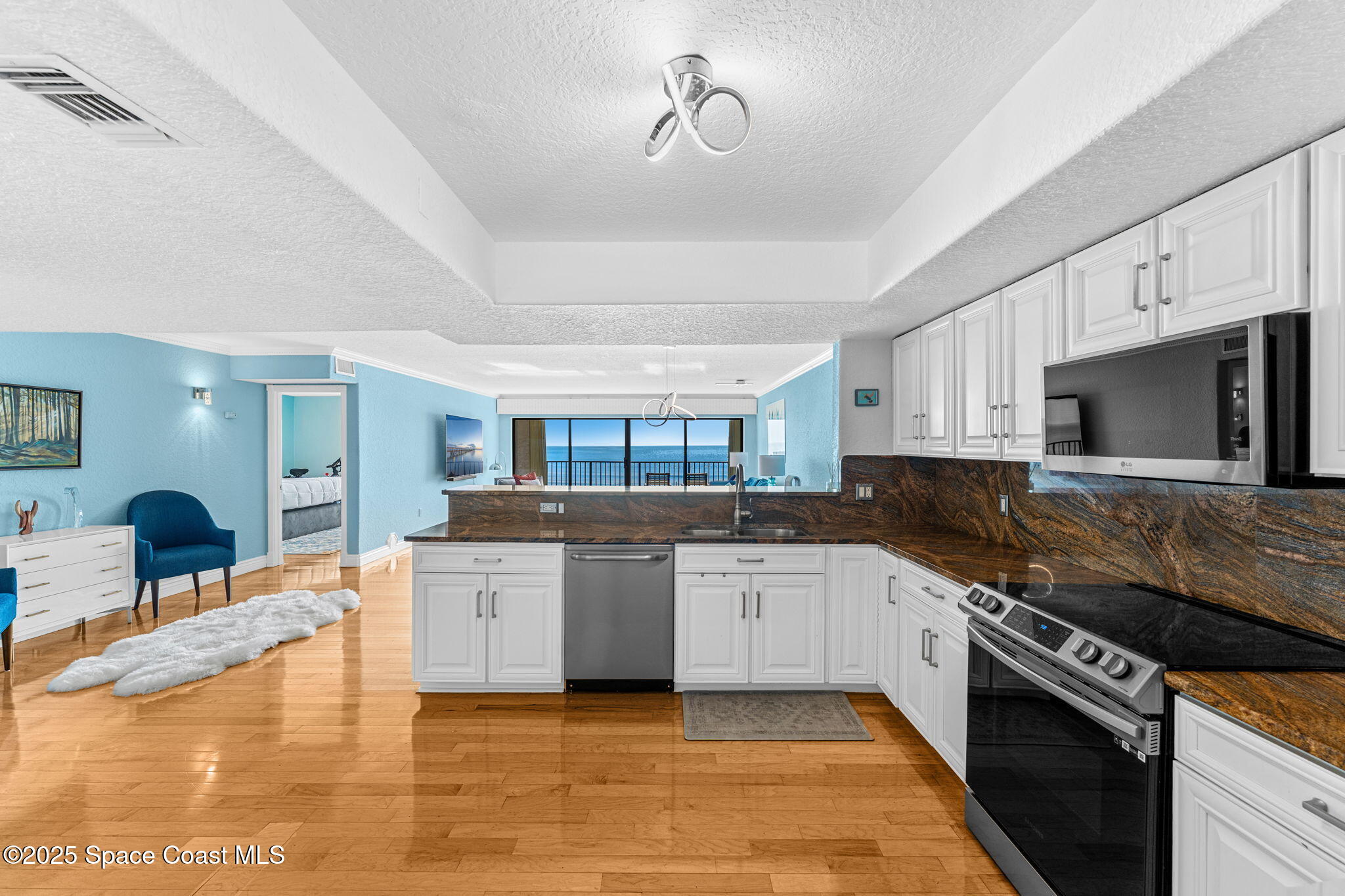 175 Highway A1a, 209