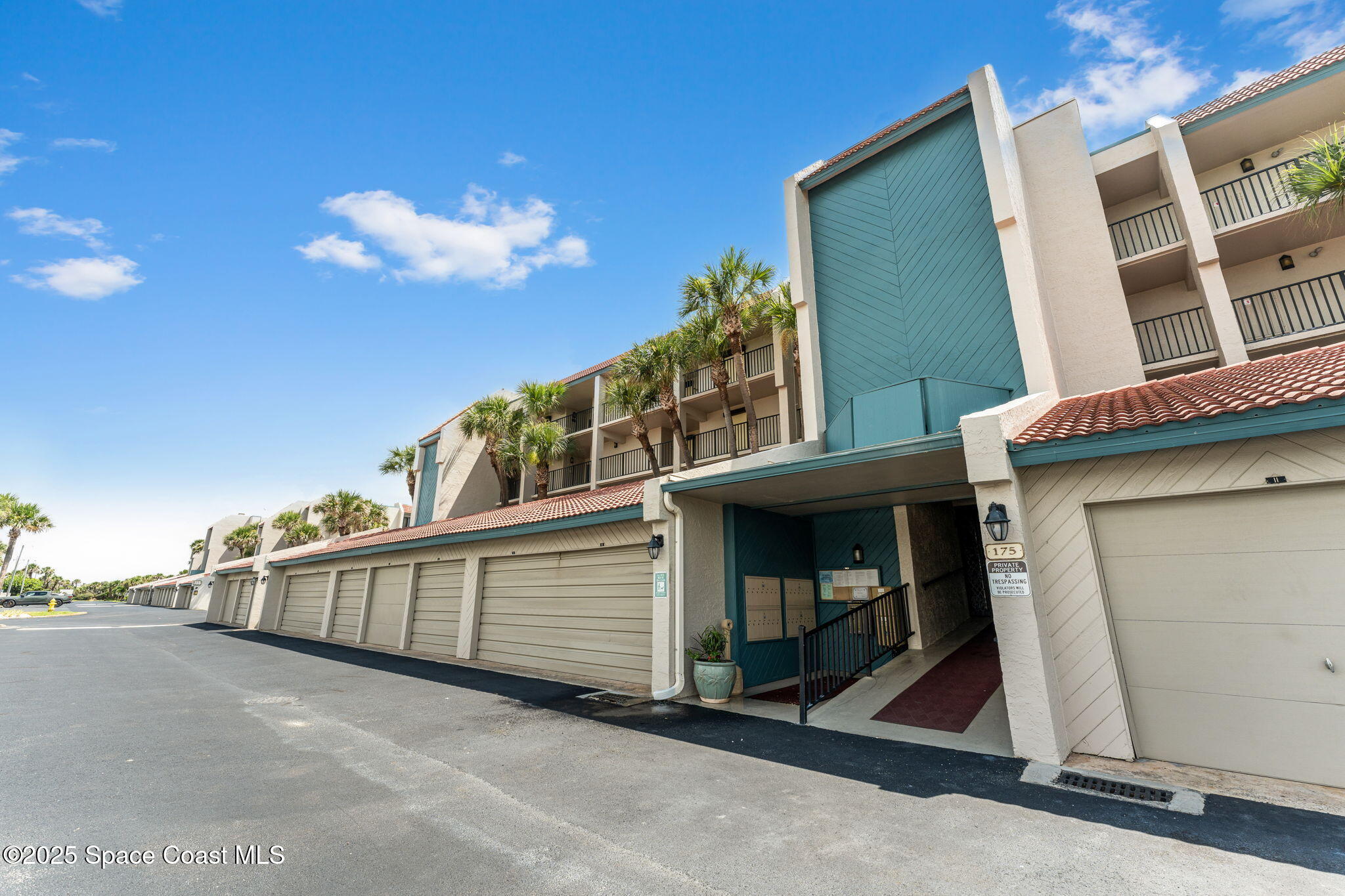 175 Highway A1a, 209