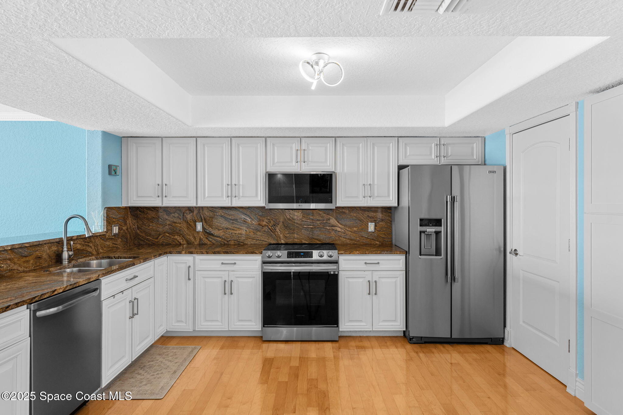 175 Highway A1a, 209