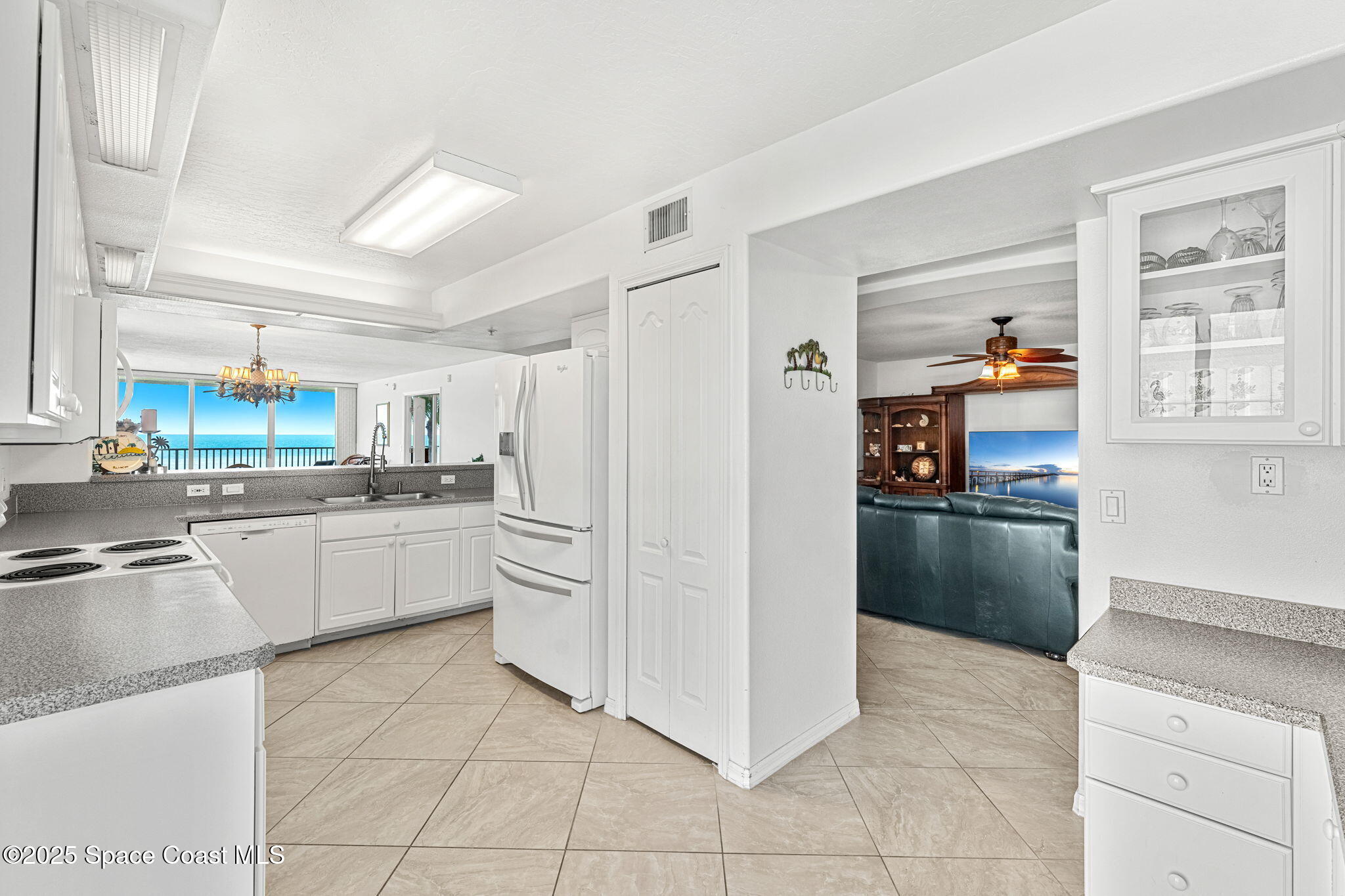 301 N Atlantic Avenue, 401