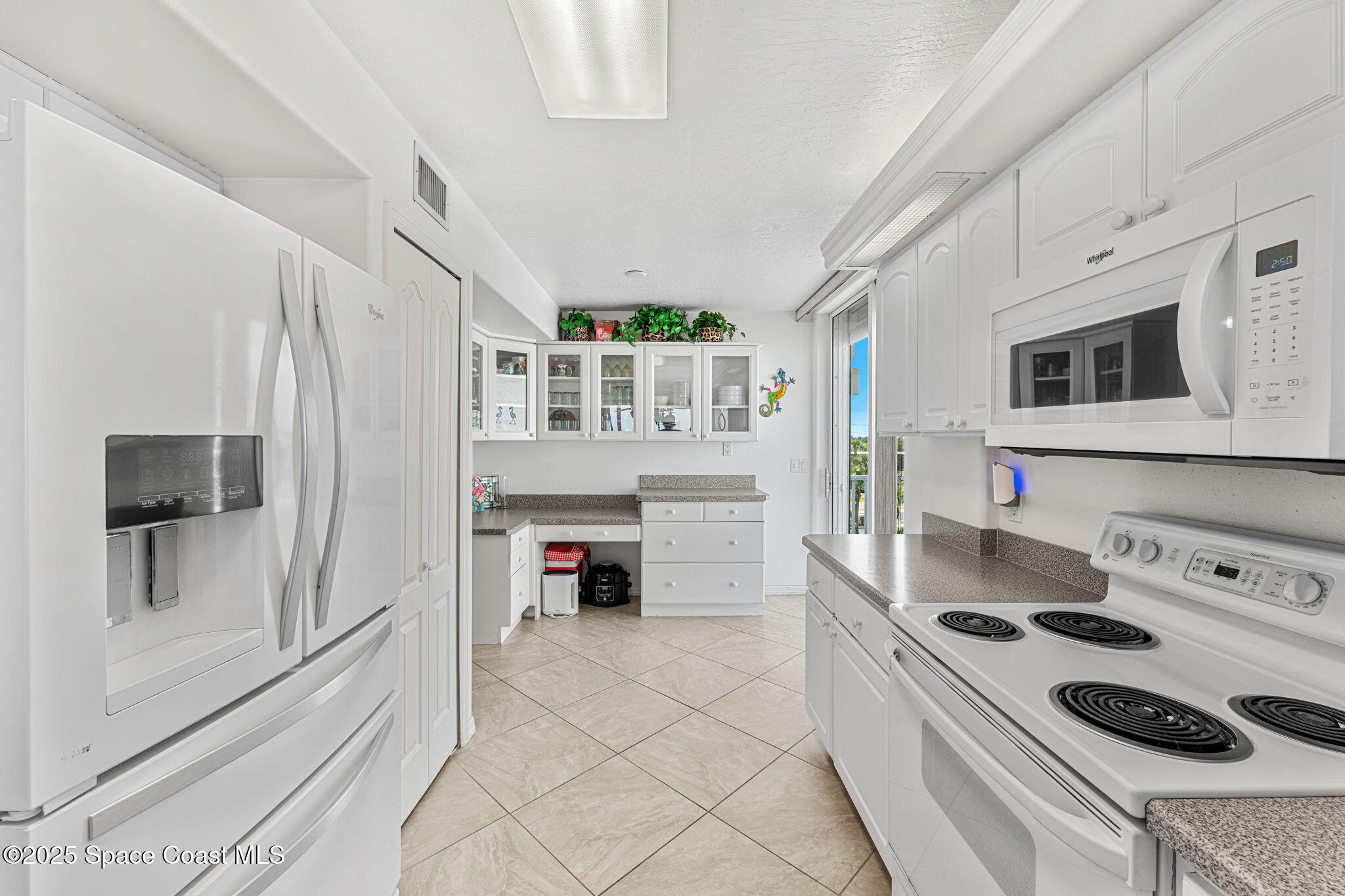 301 N Atlantic Avenue, 401
