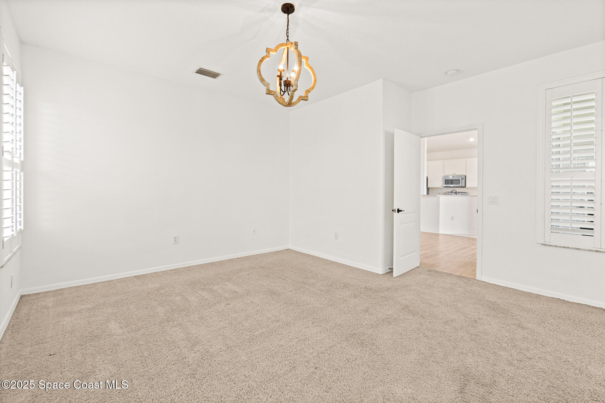 4912 Worthington Circle