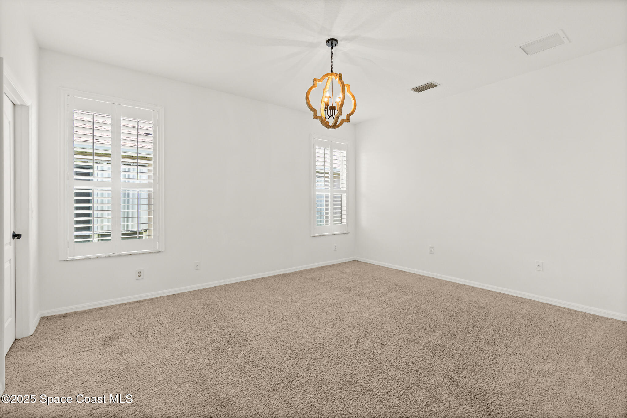 4912 Worthington Circle