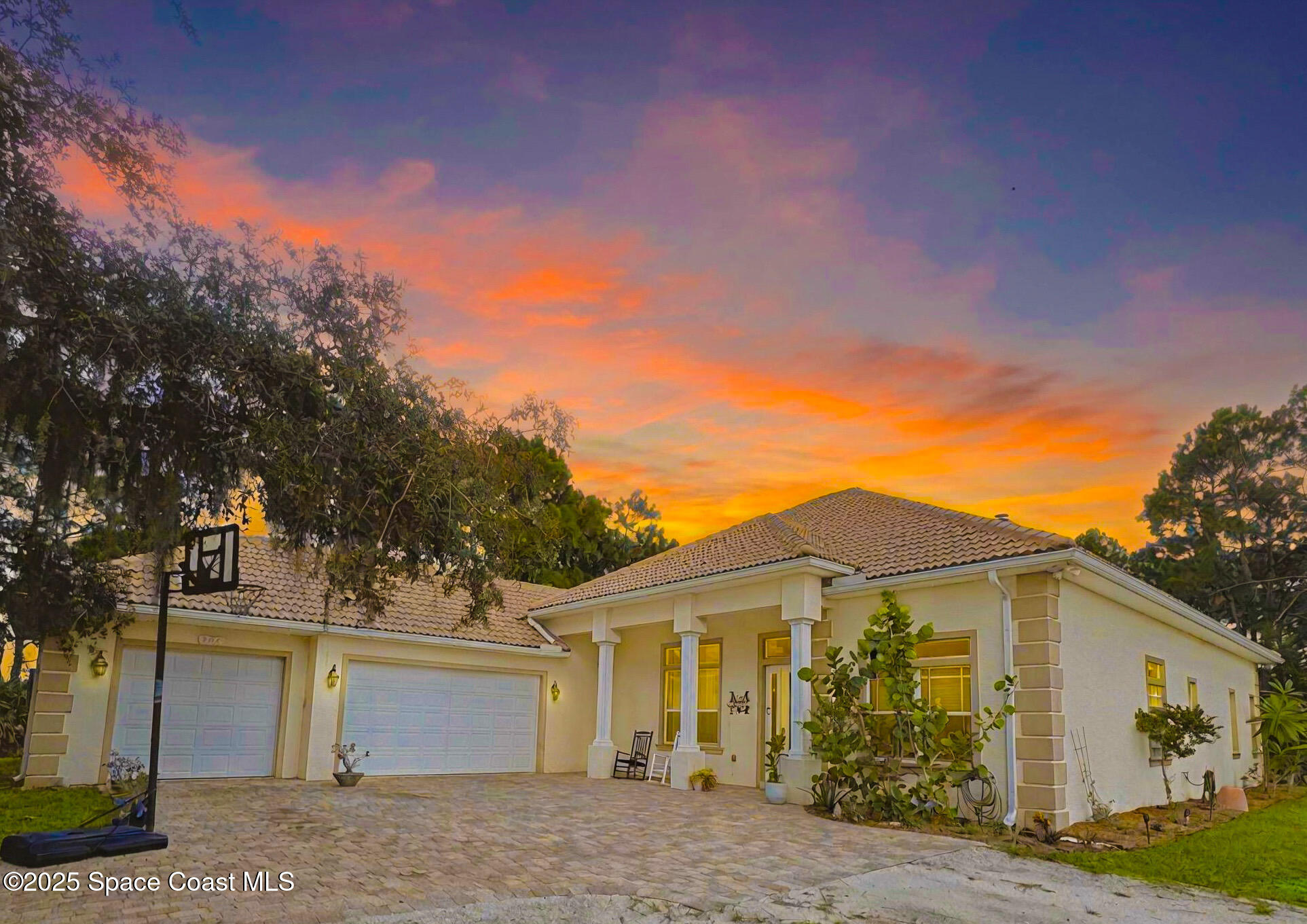 2775 Fawn Lake Boulevard