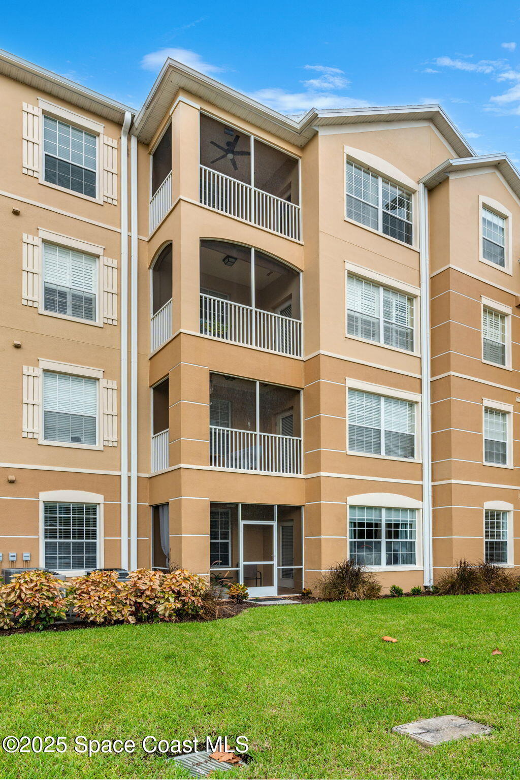 1576 Peregrine Circle, 109