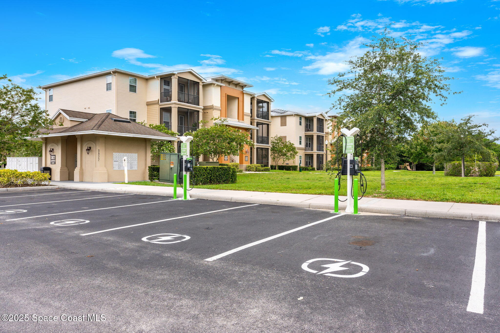 1576 Peregrine Circle, 109