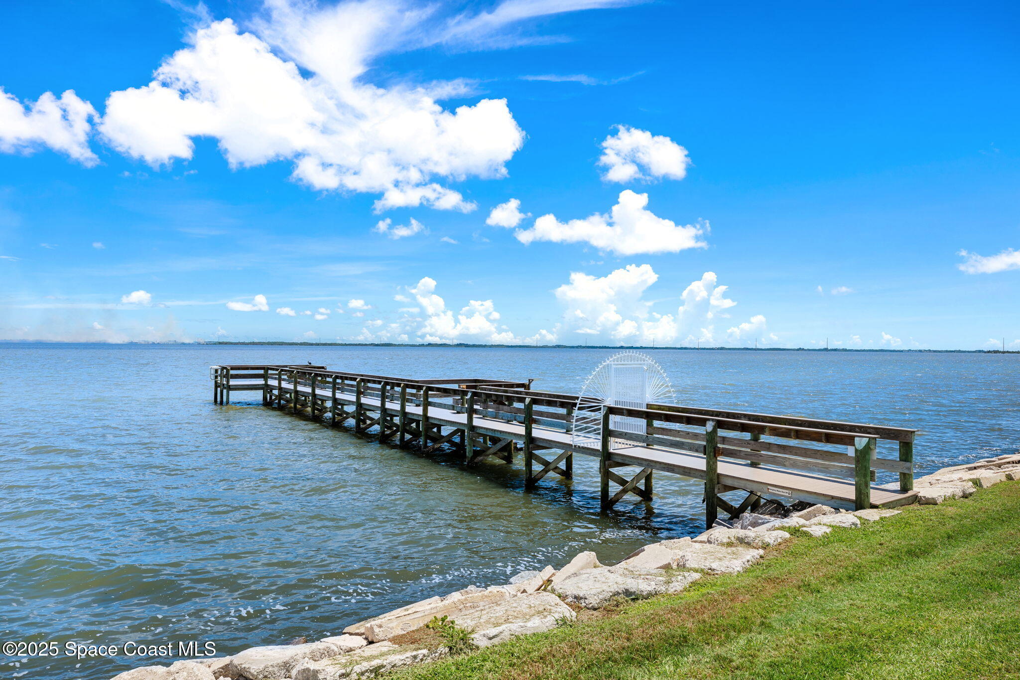 7350 N Highway 1, 201