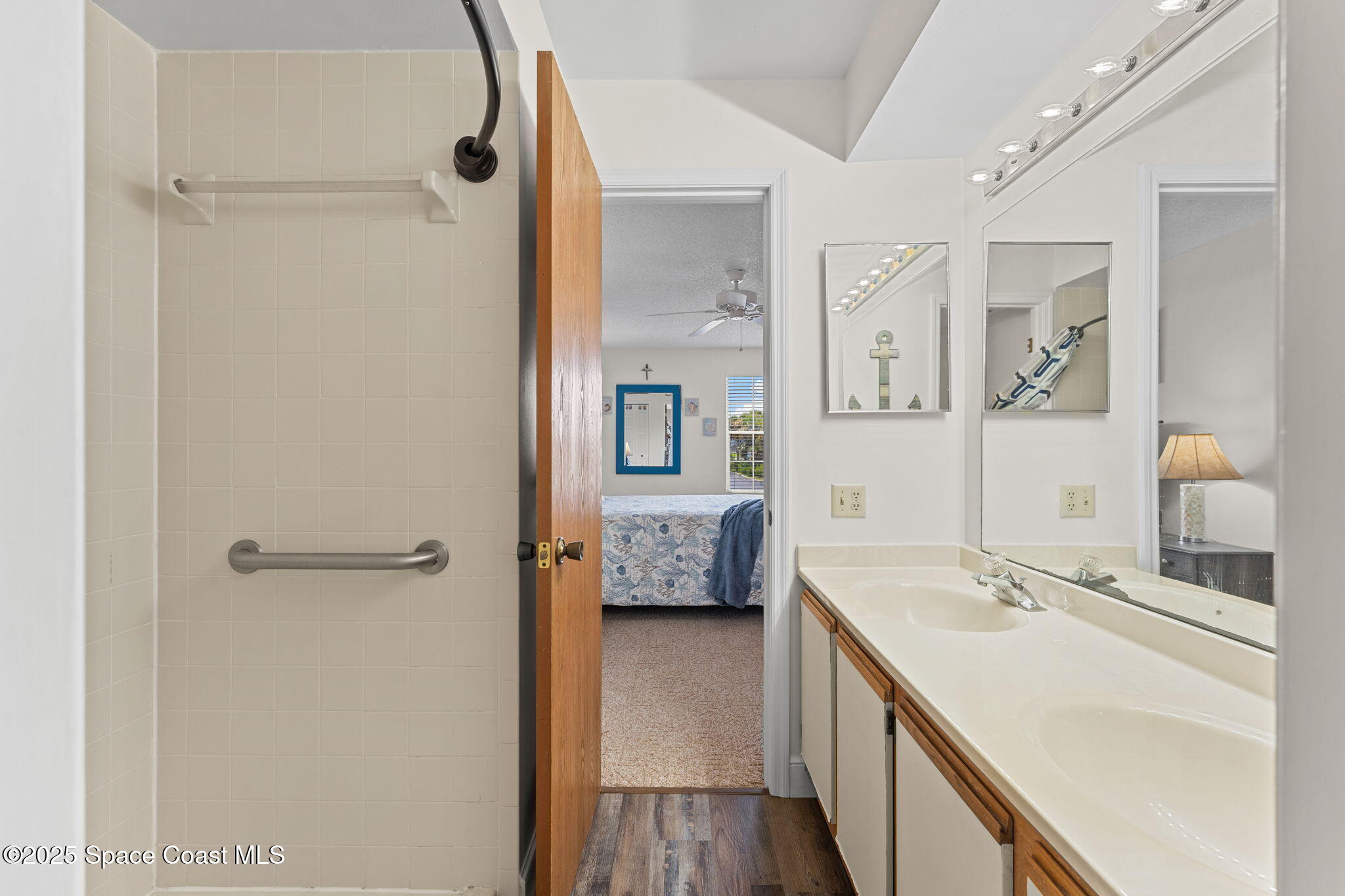 7350 N Highway 1, 201