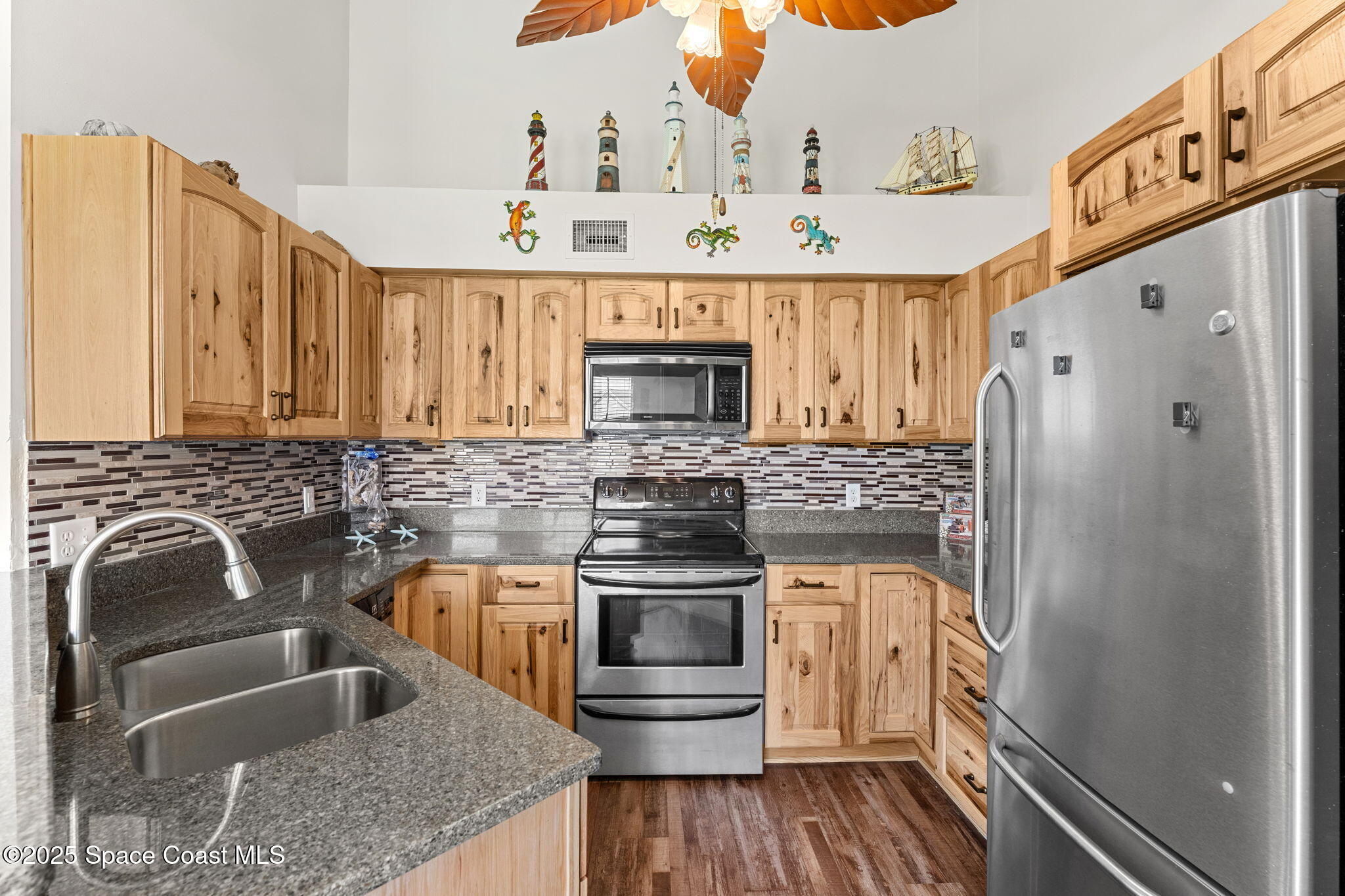 7350 N Highway 1, 201