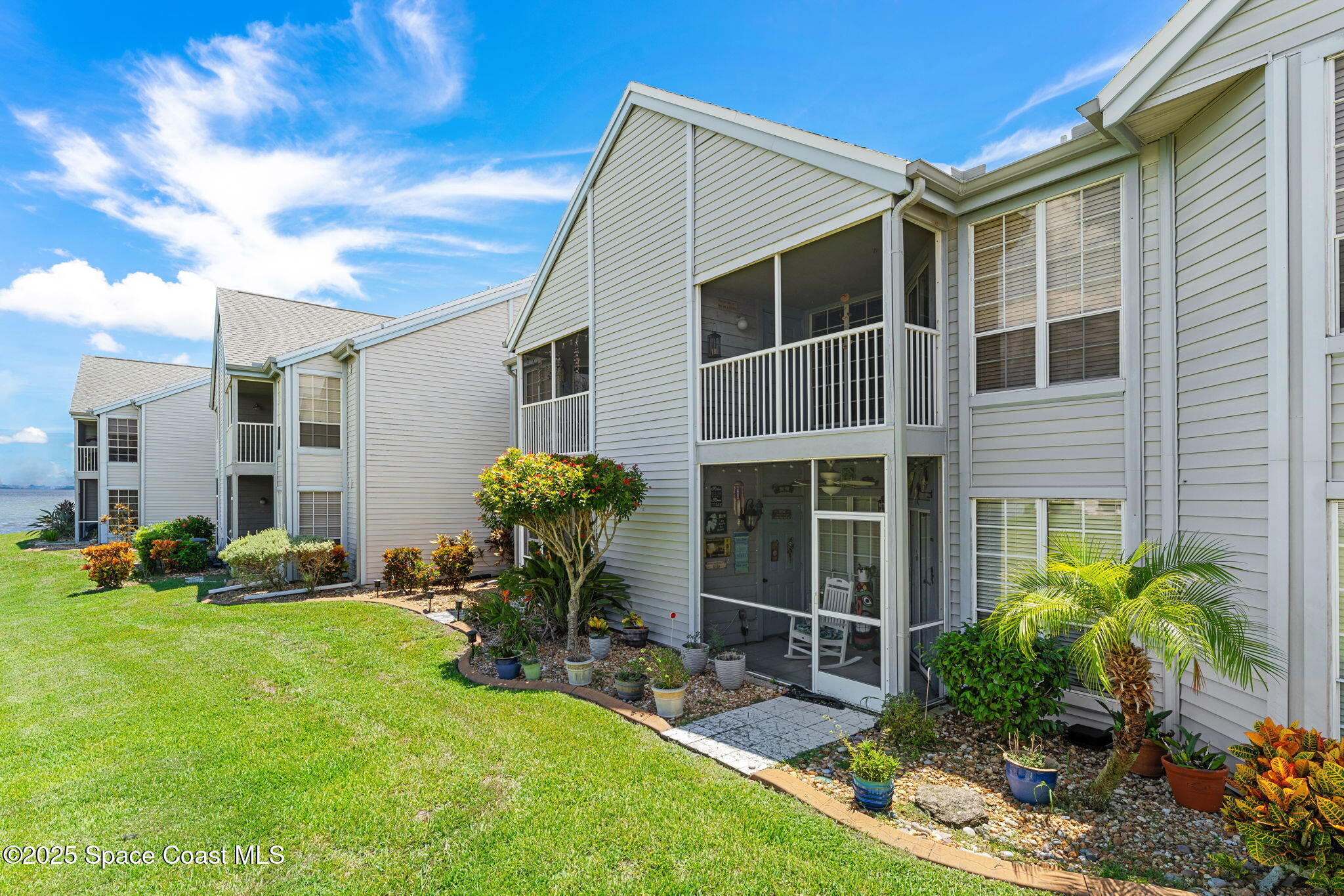 7350 N Highway 1, 201