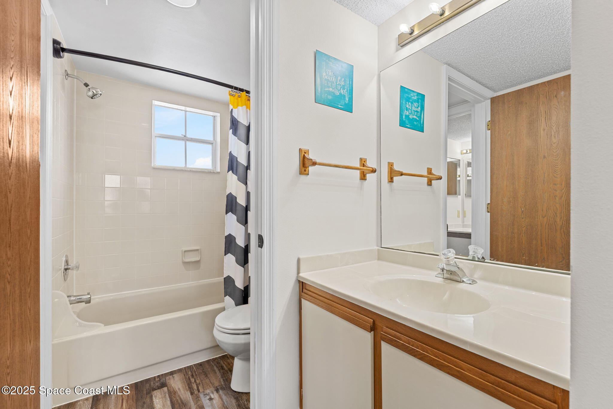 7350 N Highway 1, 201