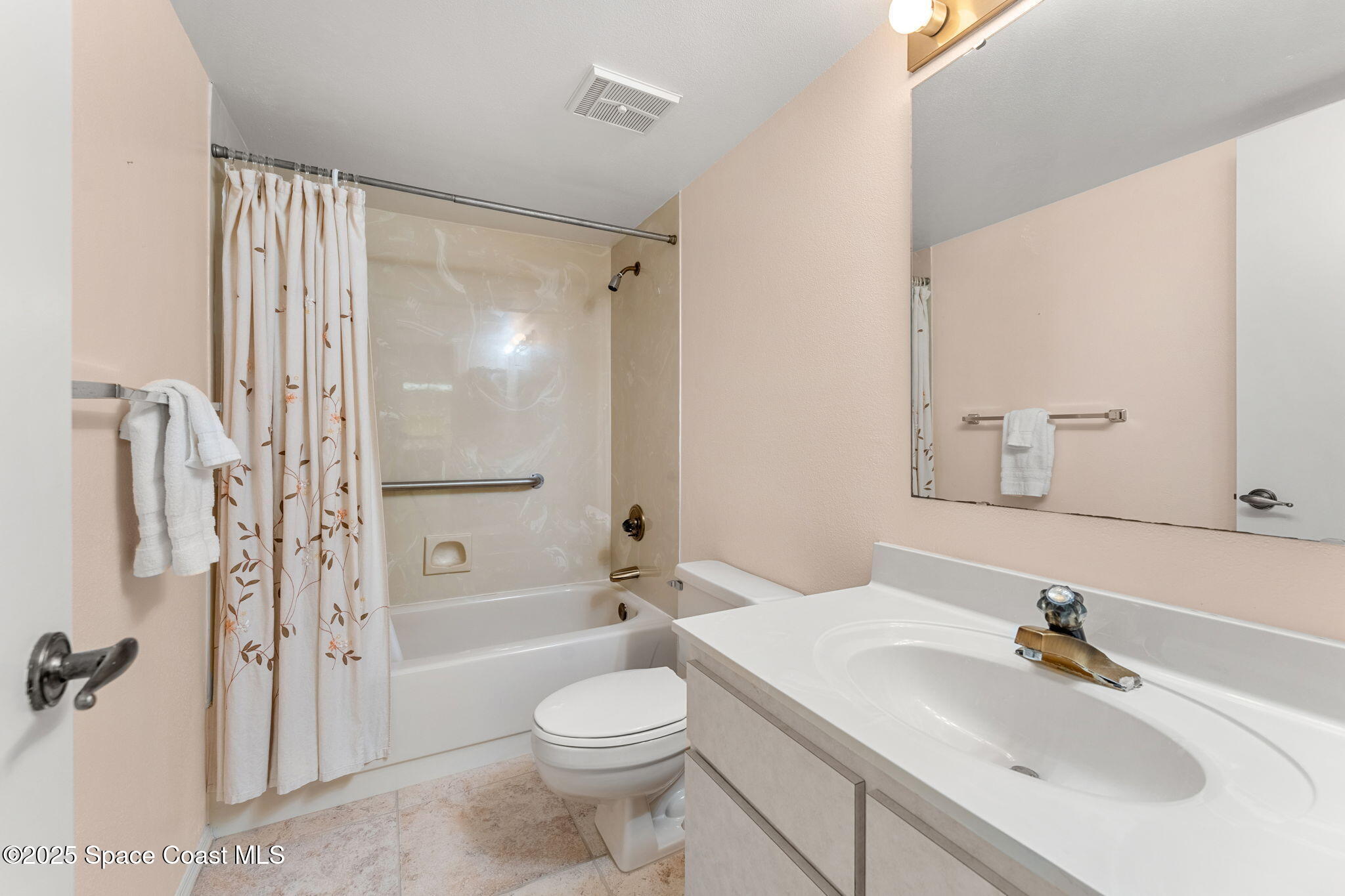 295 Highway A1a, 203