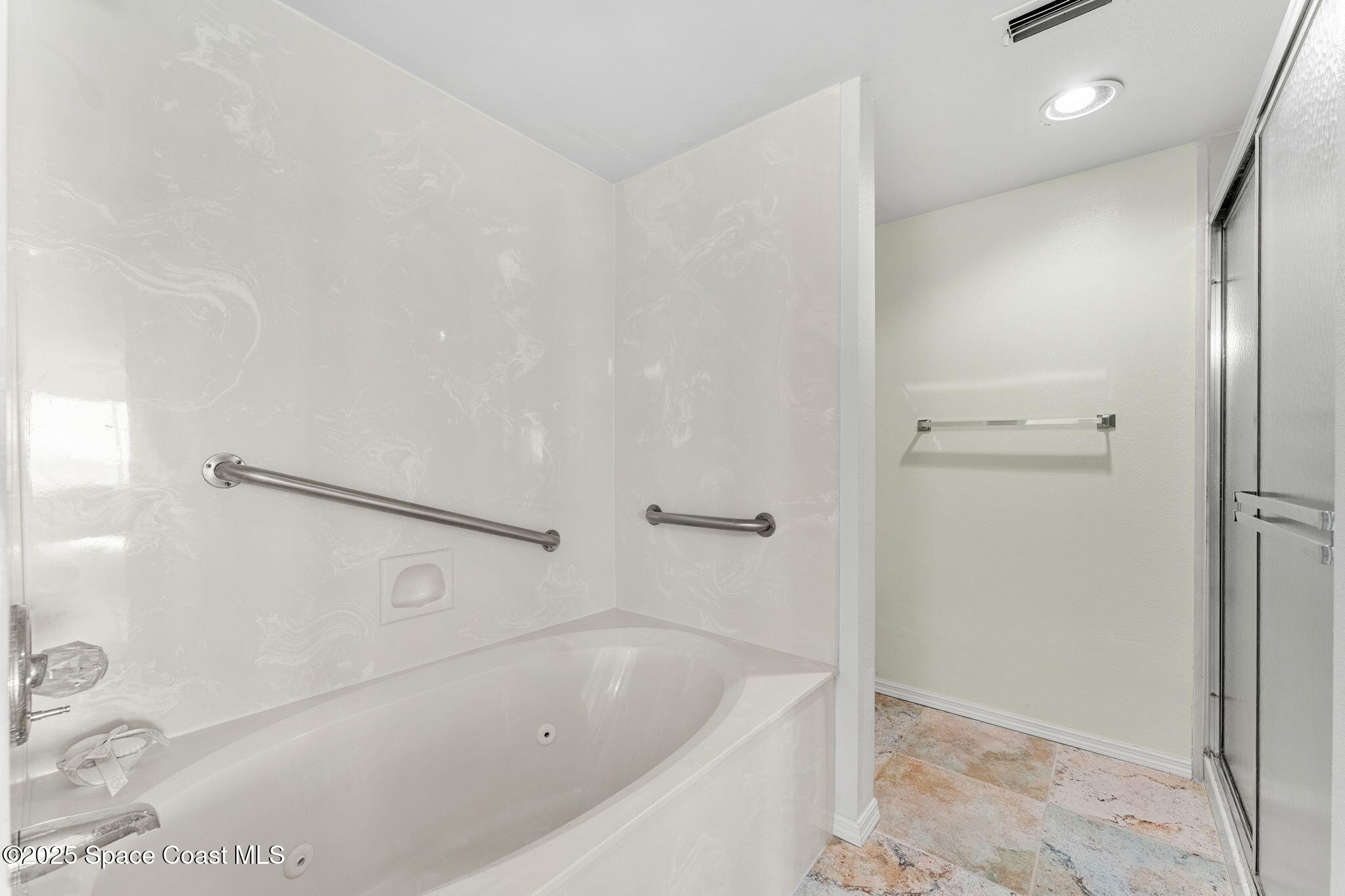 295 Highway A1a, 203