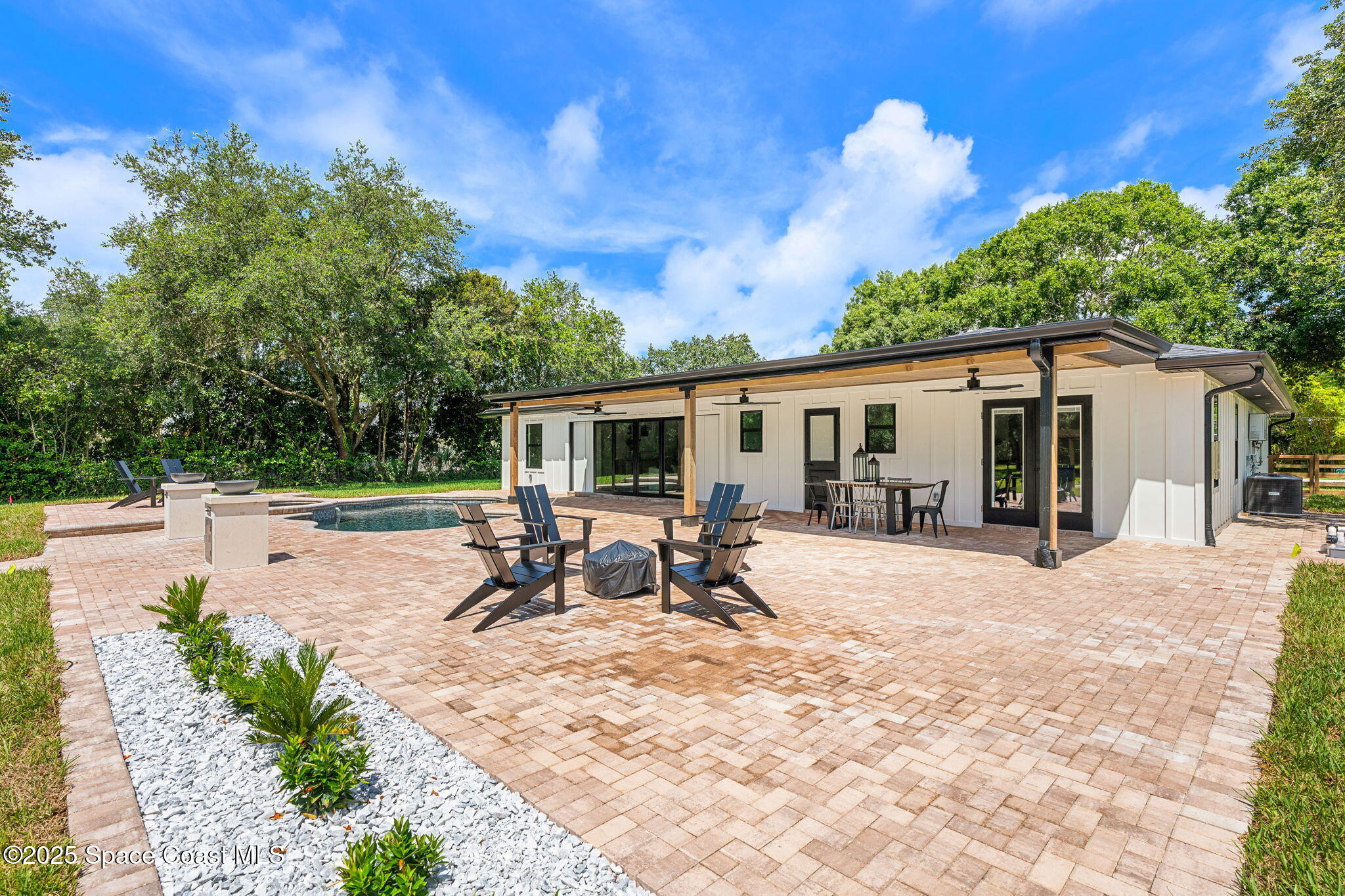 4313 Country Road