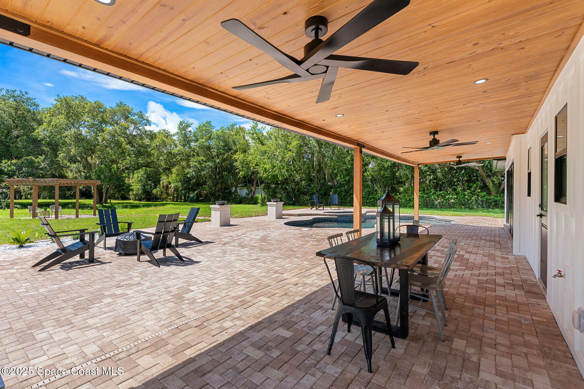 4313 Country Road