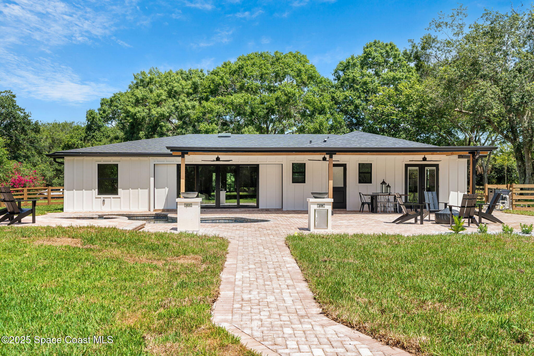 4313 Country Road