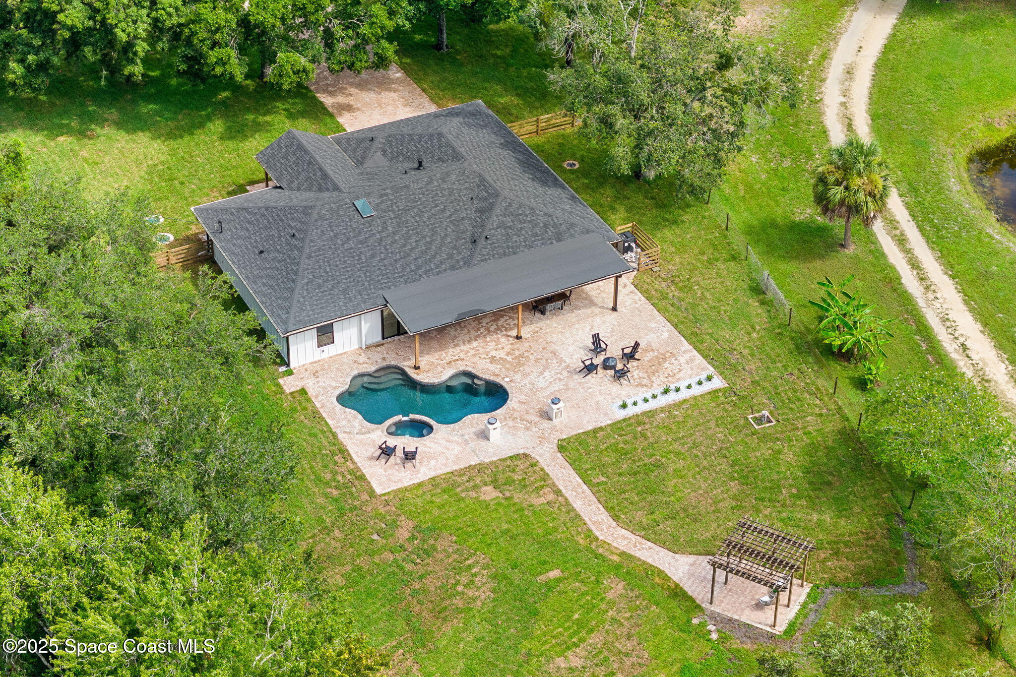4313 Country Road