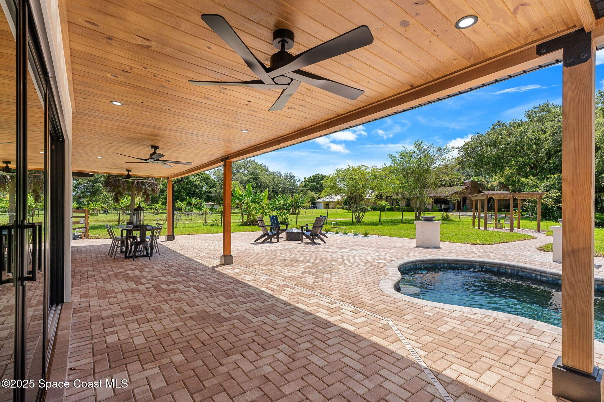 4313 Country Road