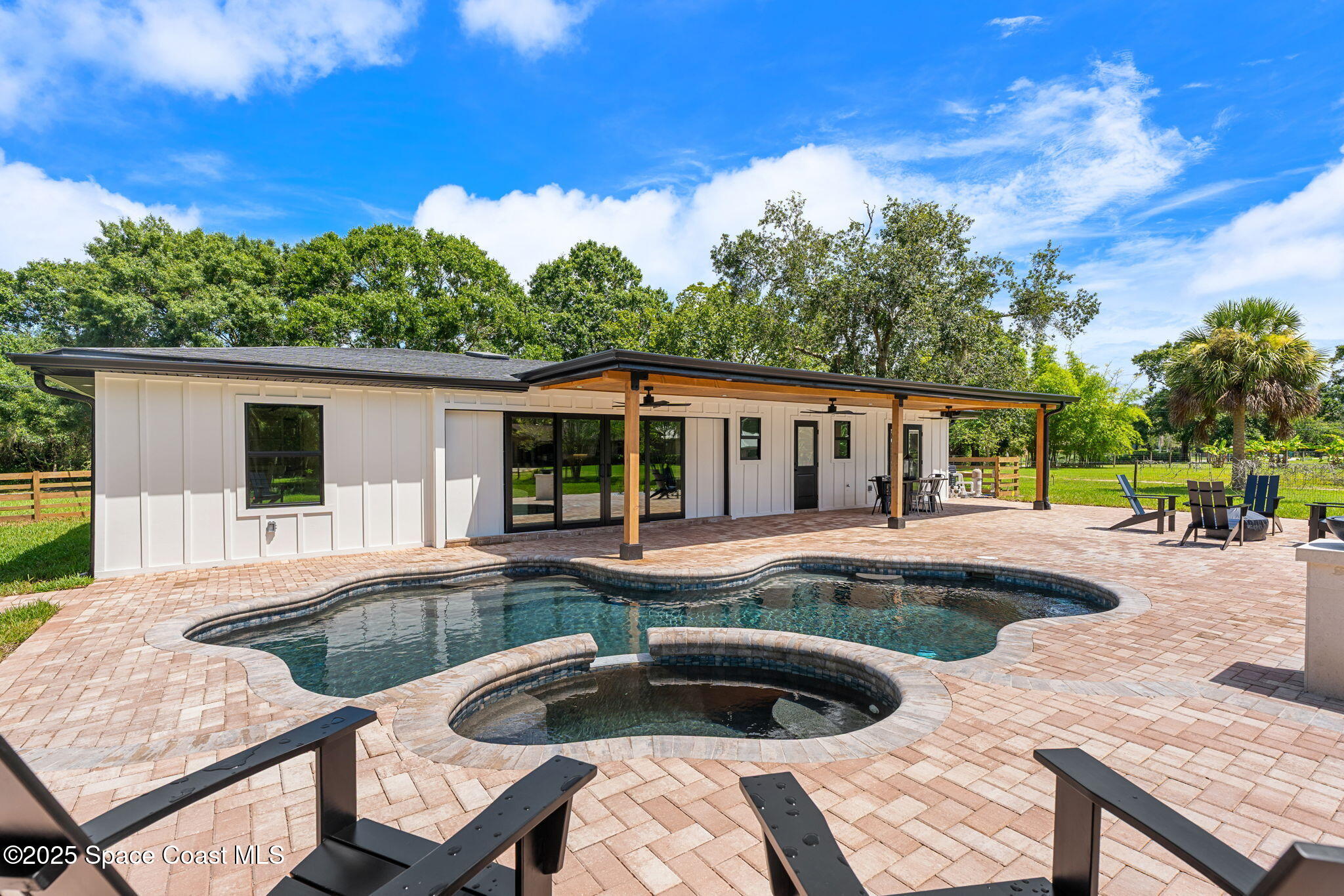 4313 Country Road