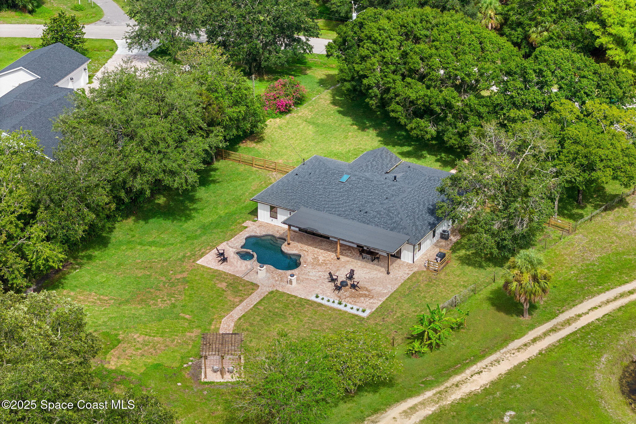 4313 Country Road
