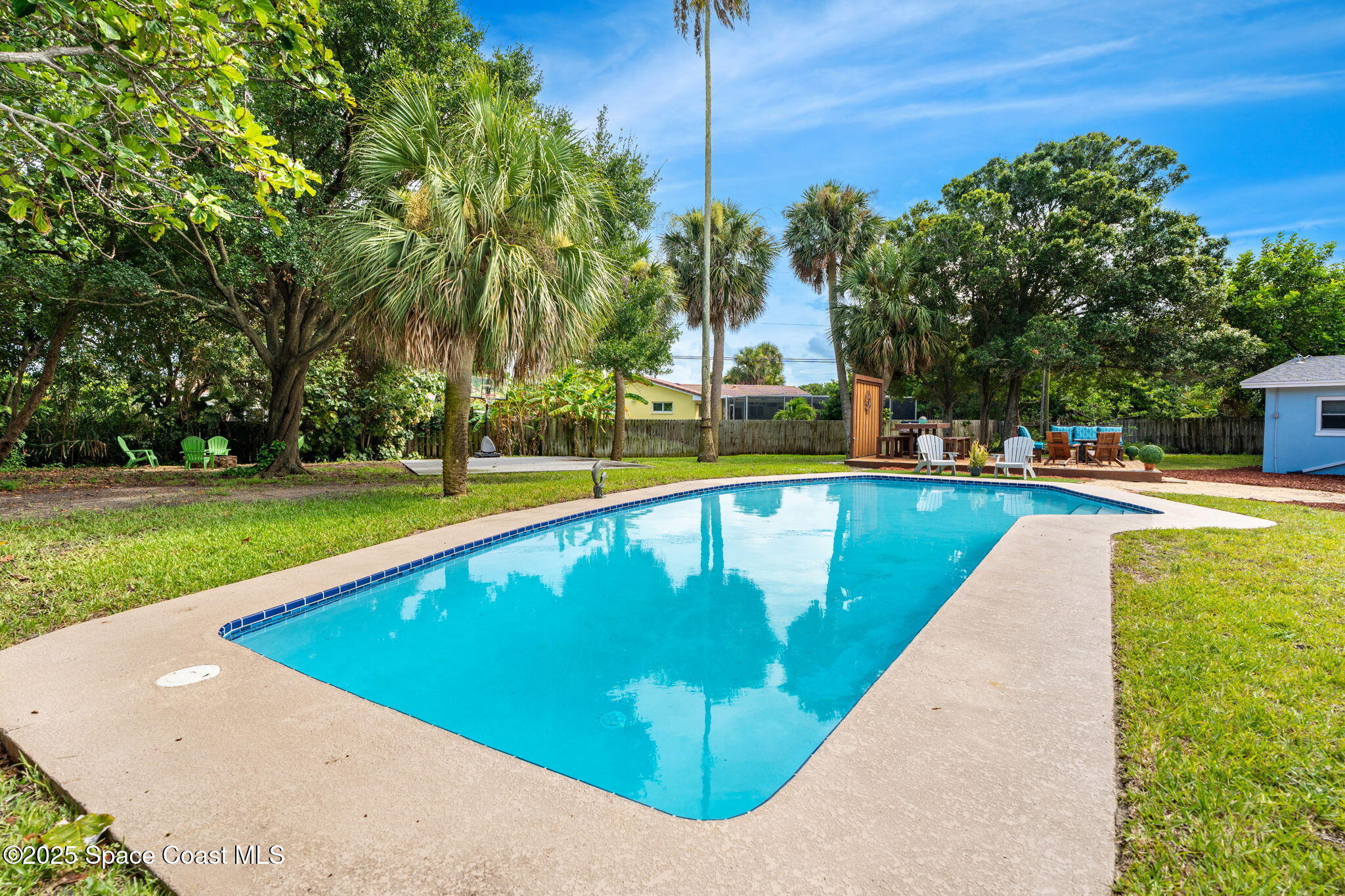 285 Coral Way W