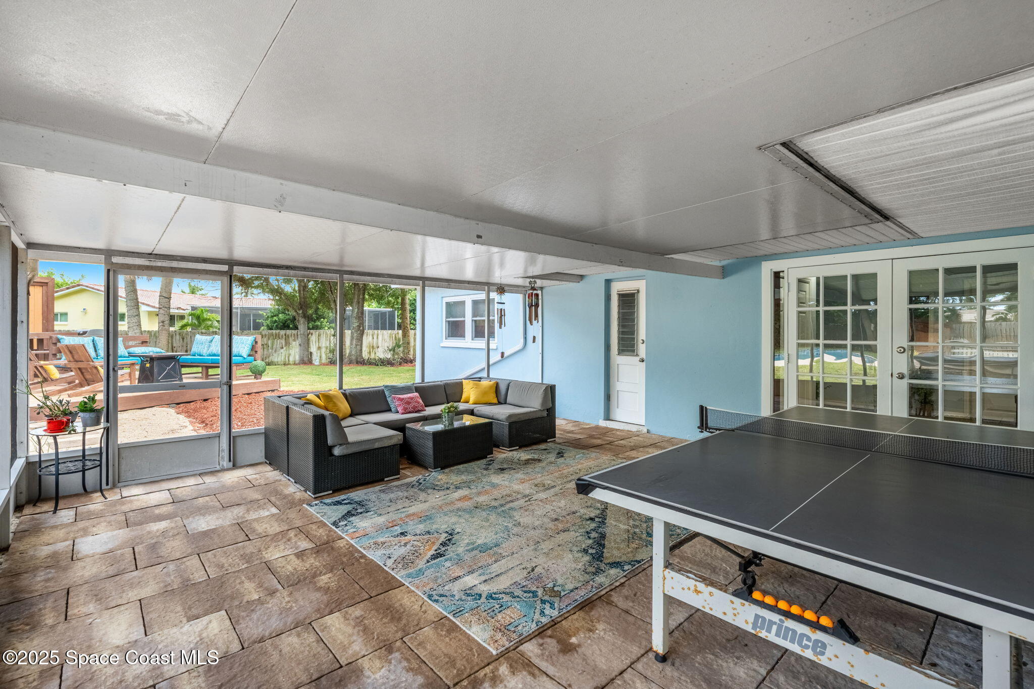 285 Coral Way W