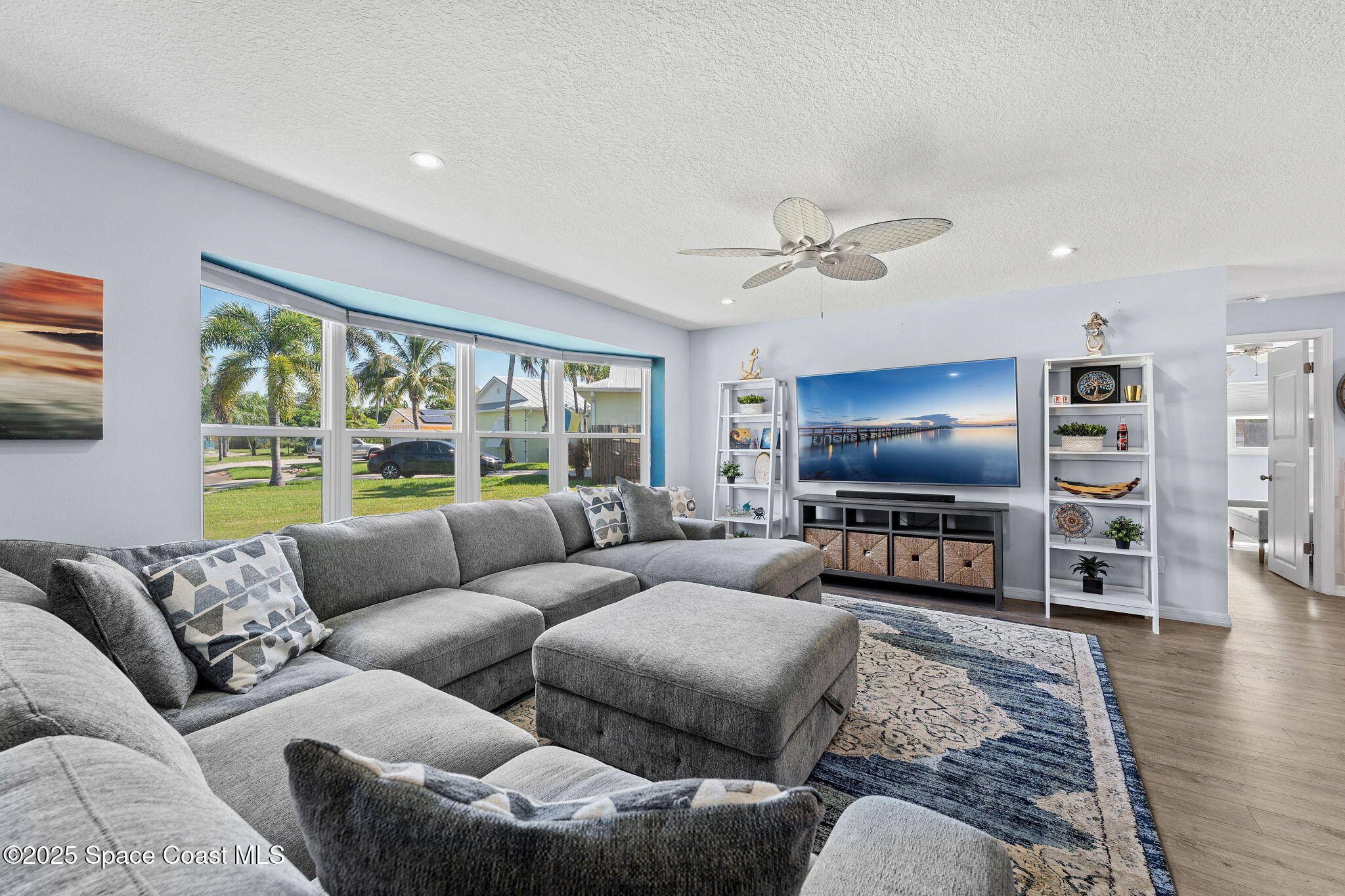 285 Coral Way W