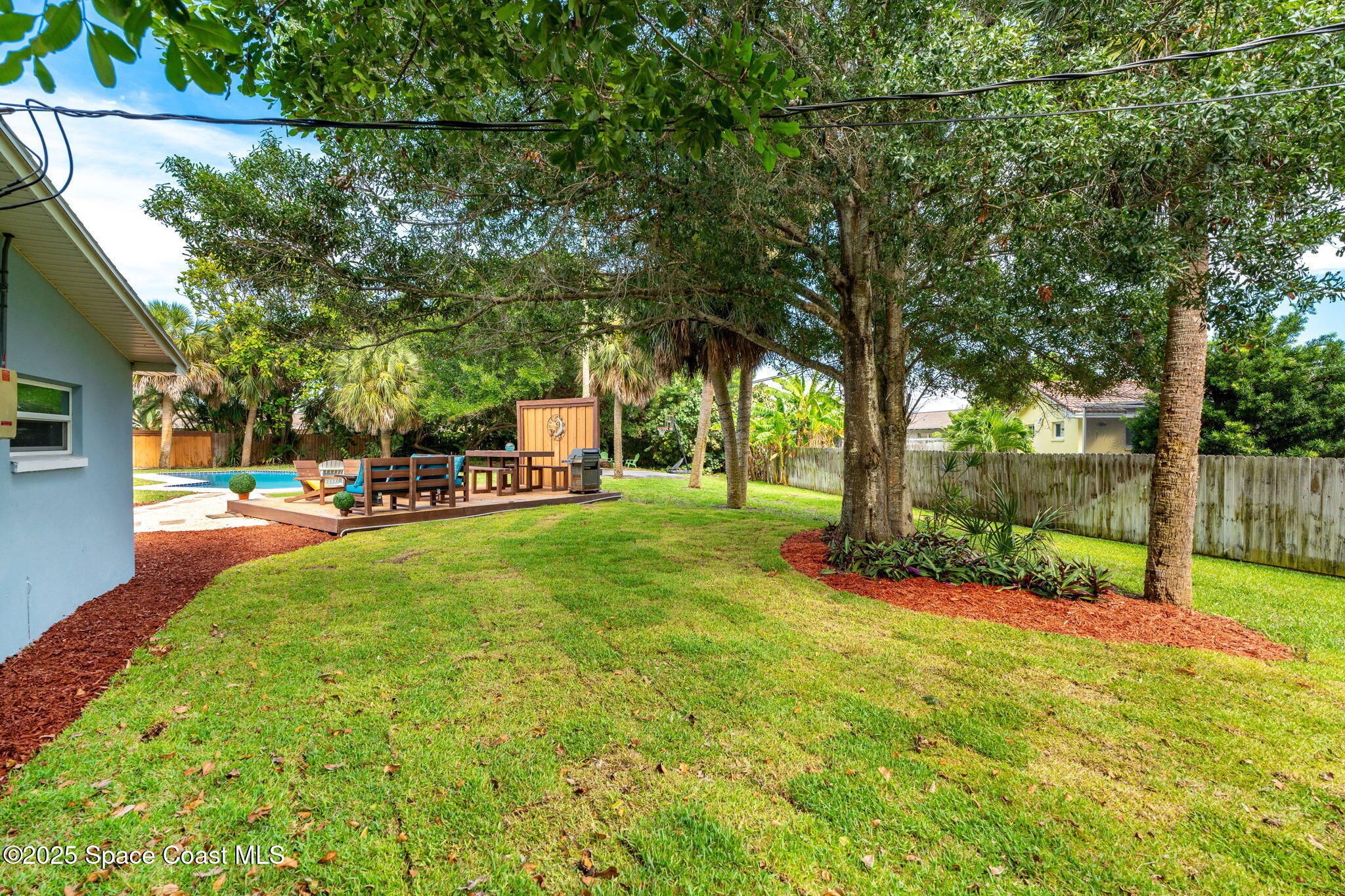285 Coral Way W