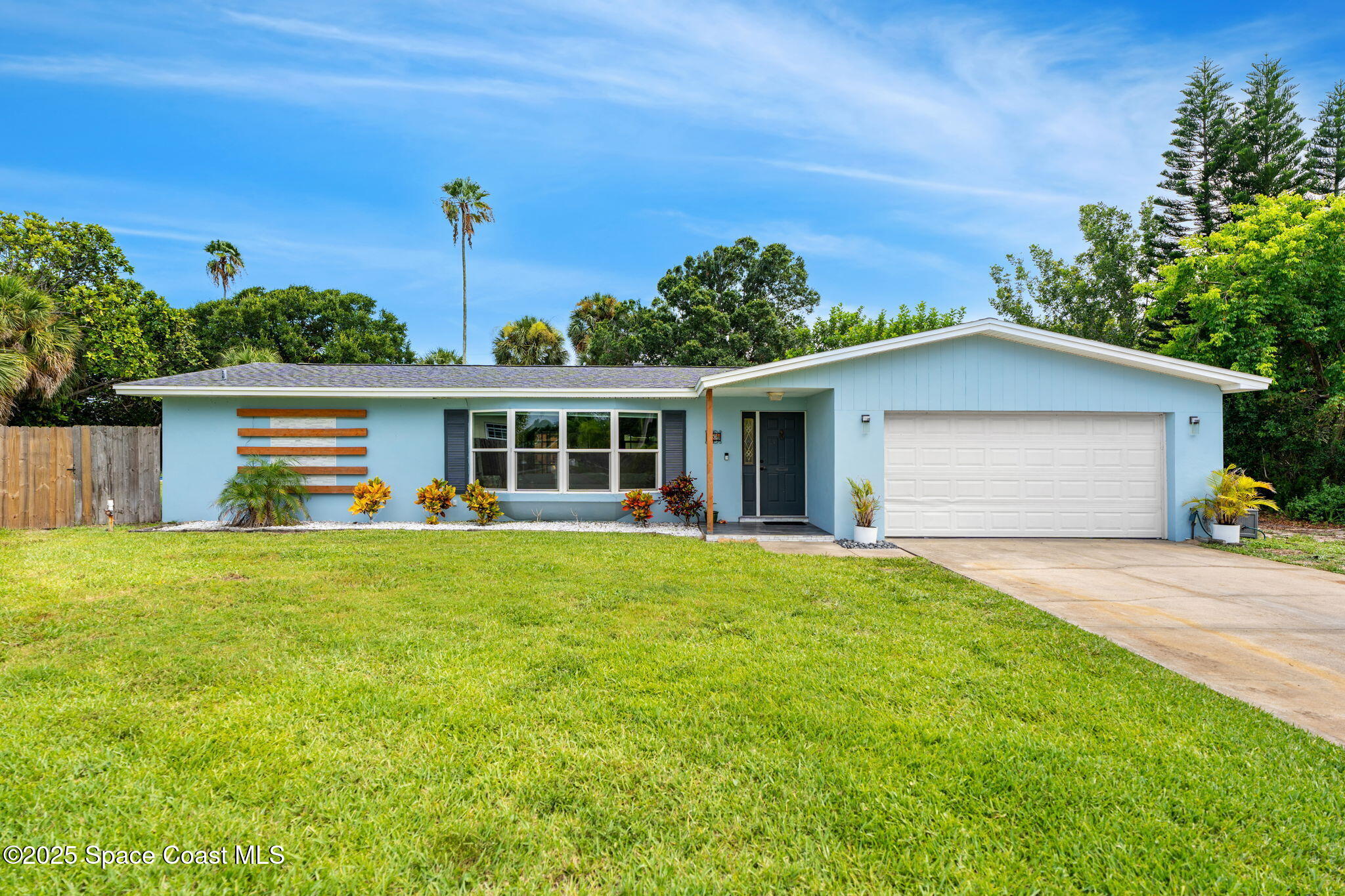 285 Coral Way W