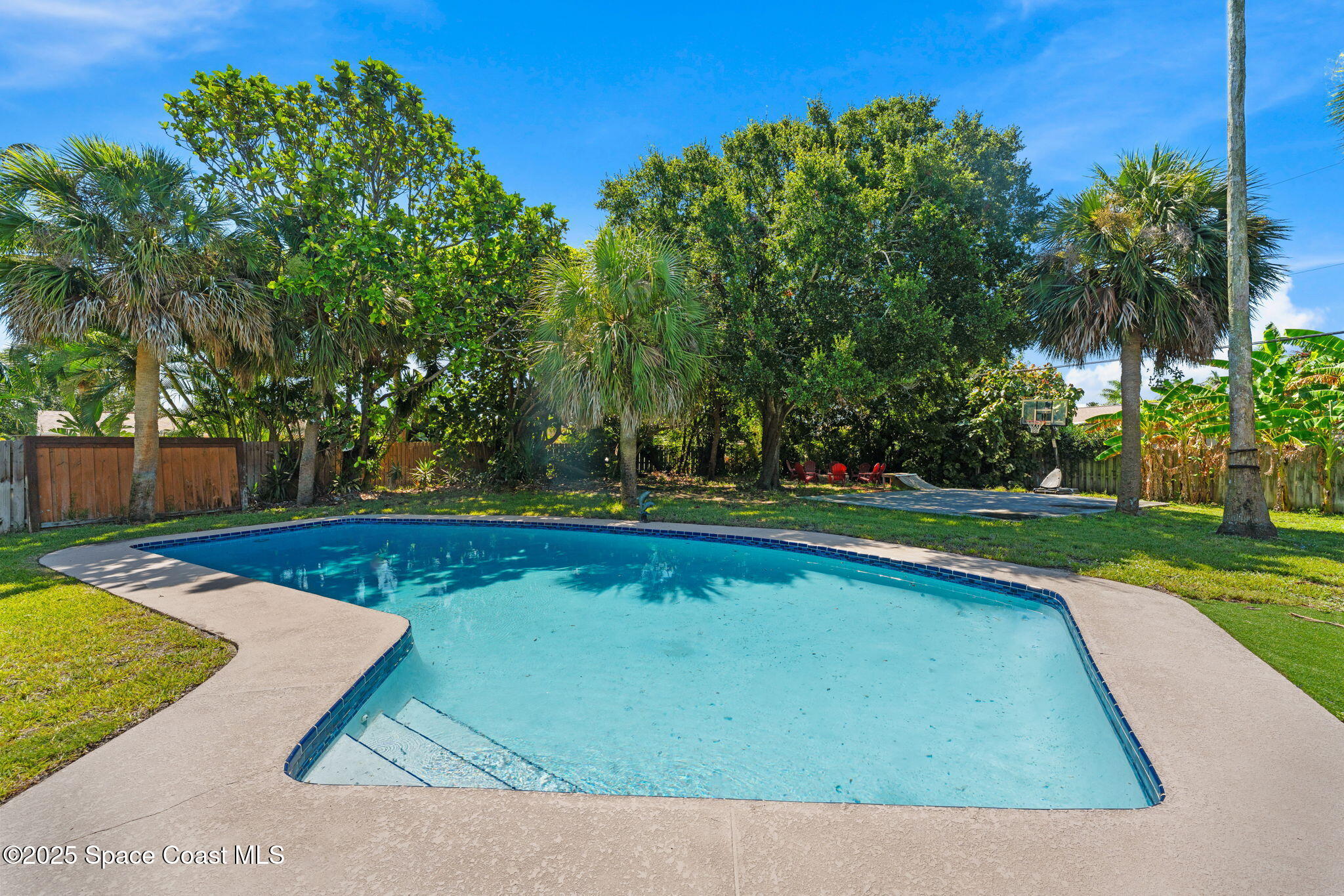 285 Coral Way W