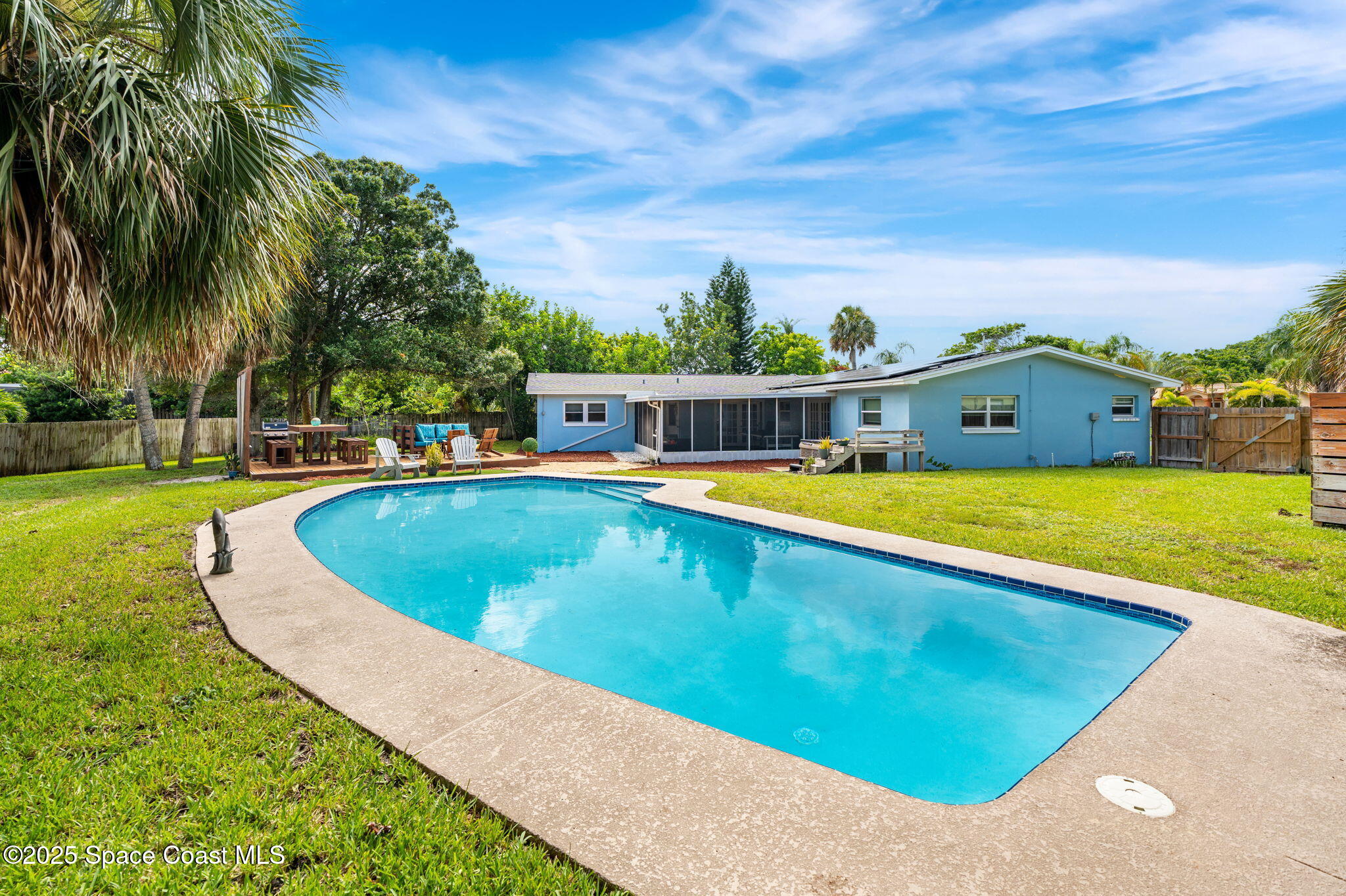 285 Coral Way W