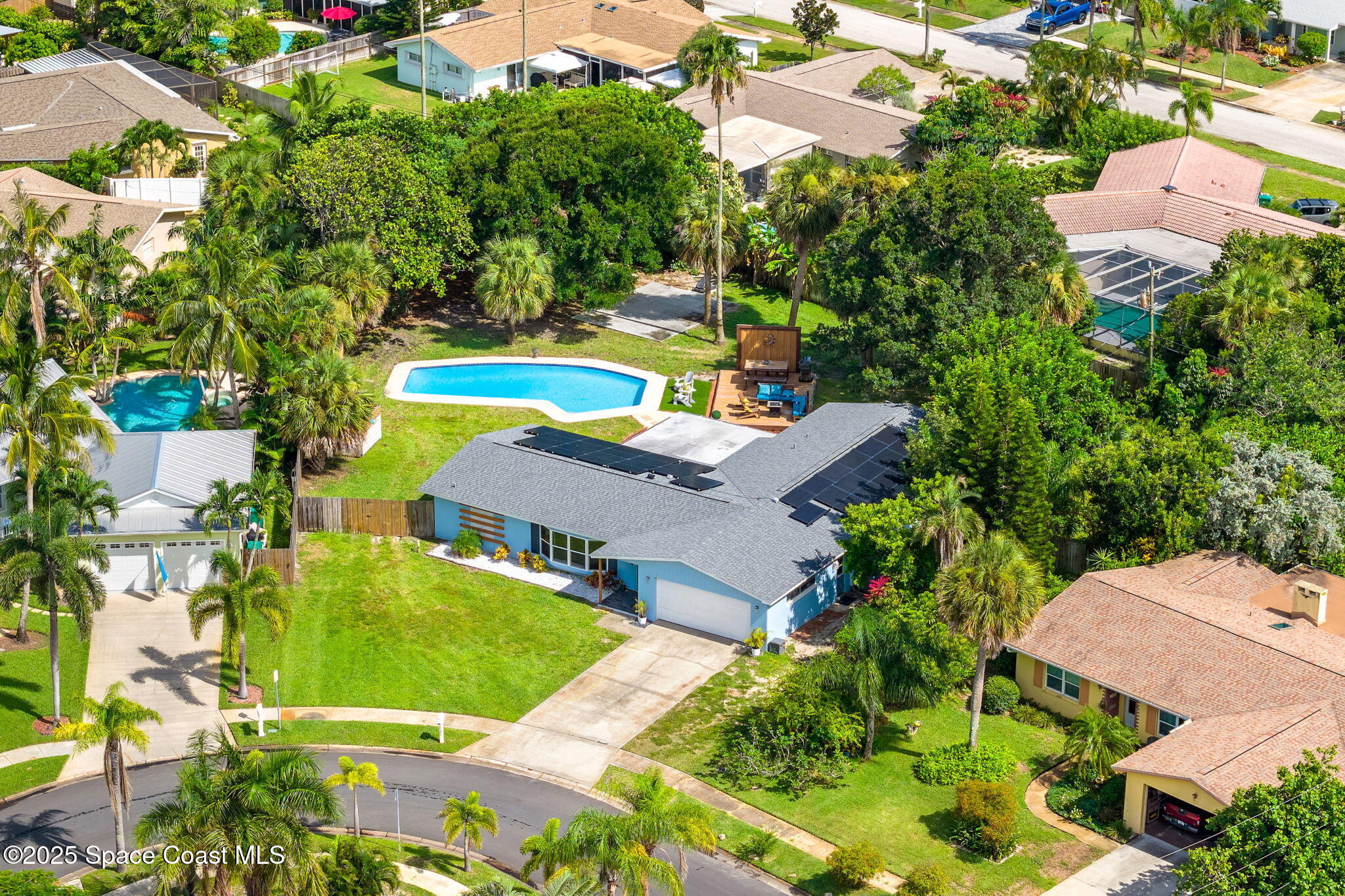 285 Coral Way W