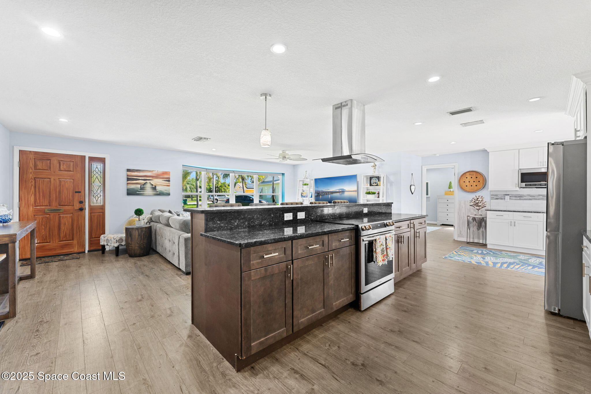 285 Coral Way W