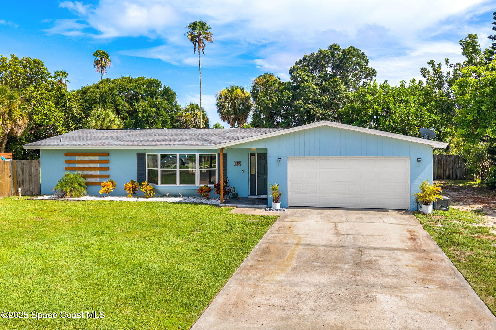 285 Coral Way W