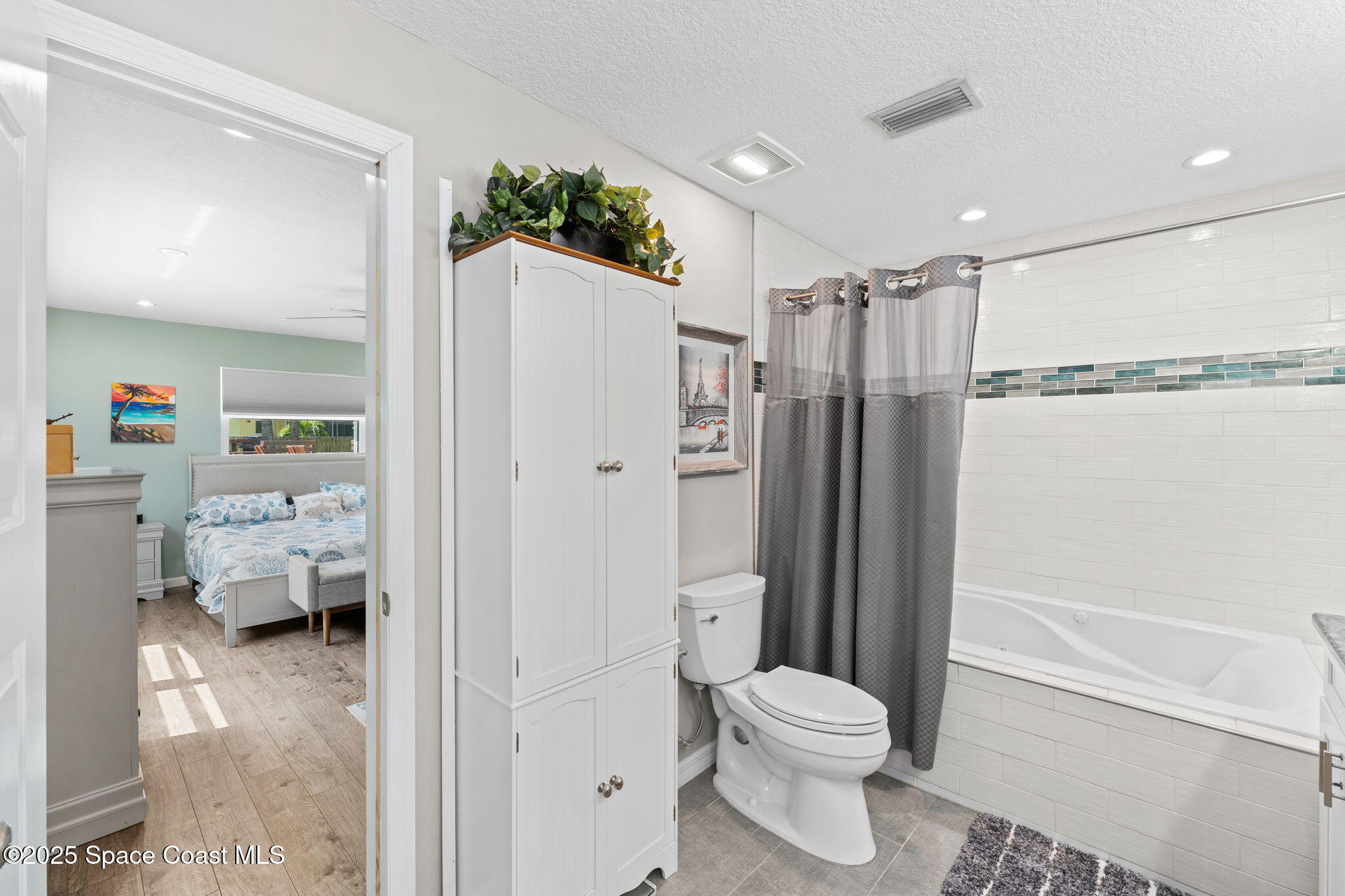 285 Coral Way W