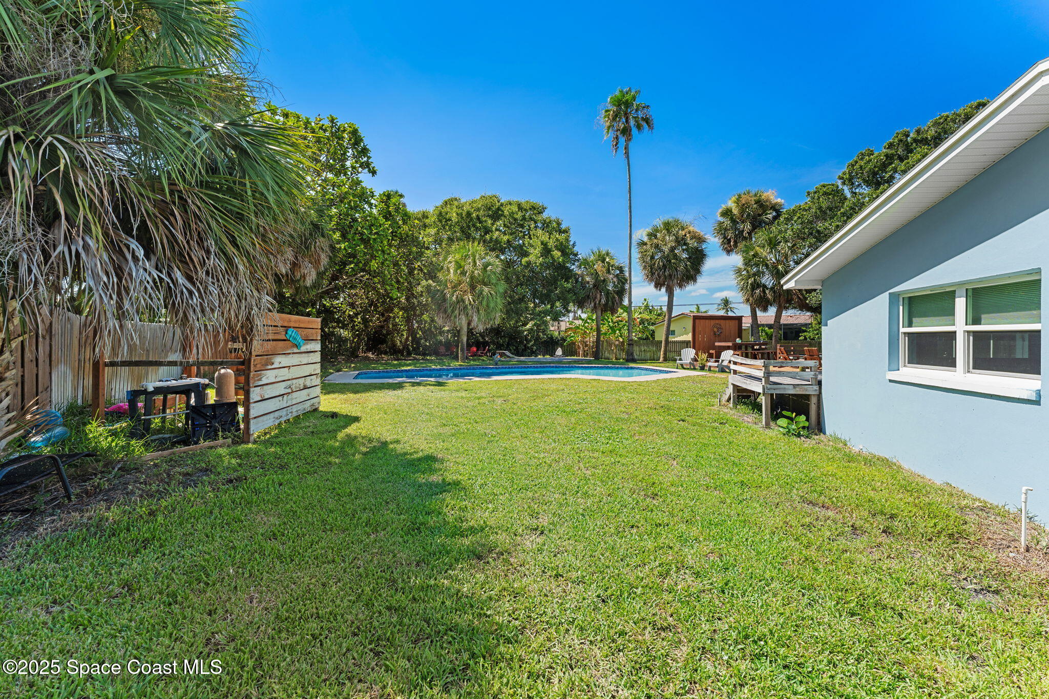 285 Coral Way W