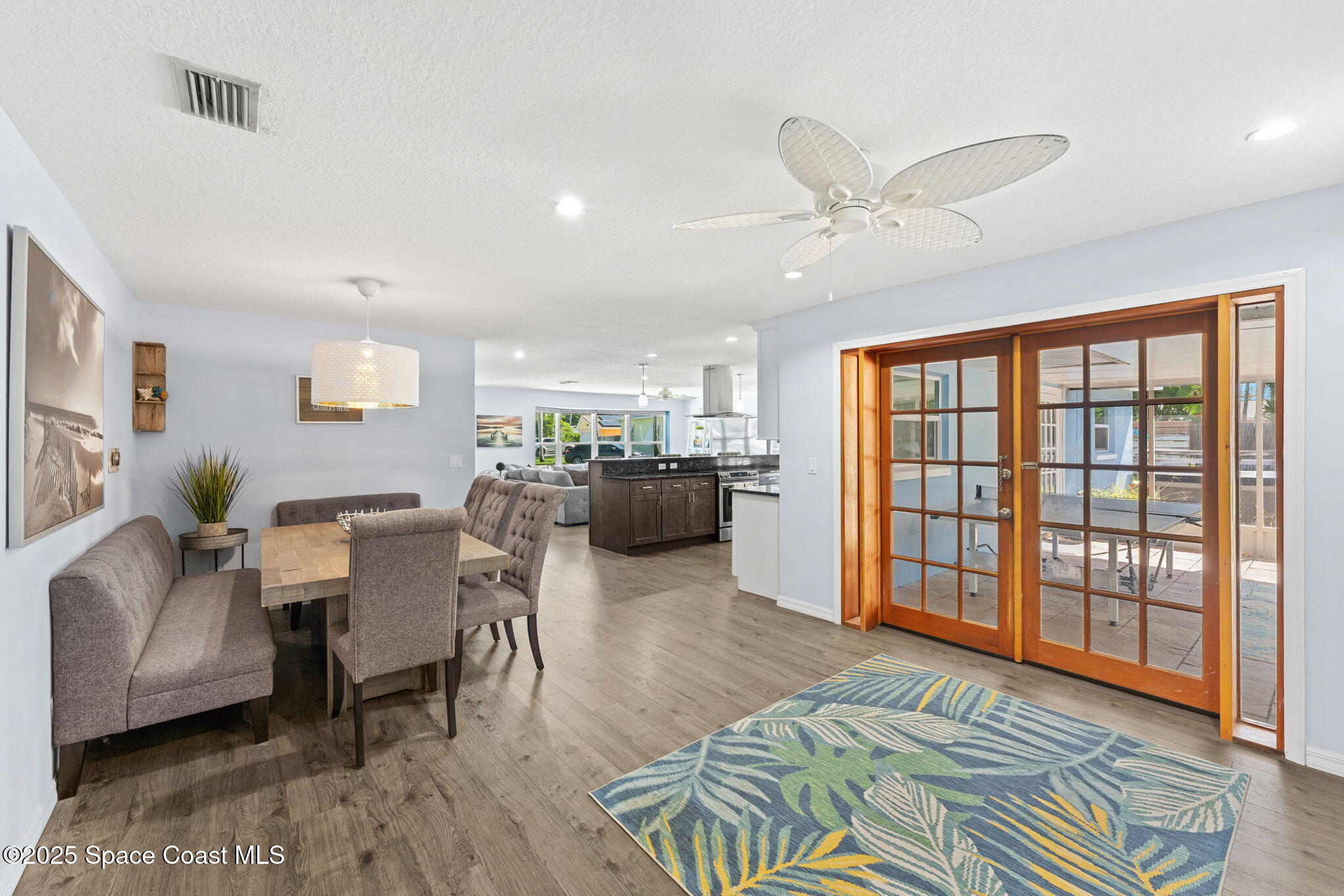 285 Coral Way W