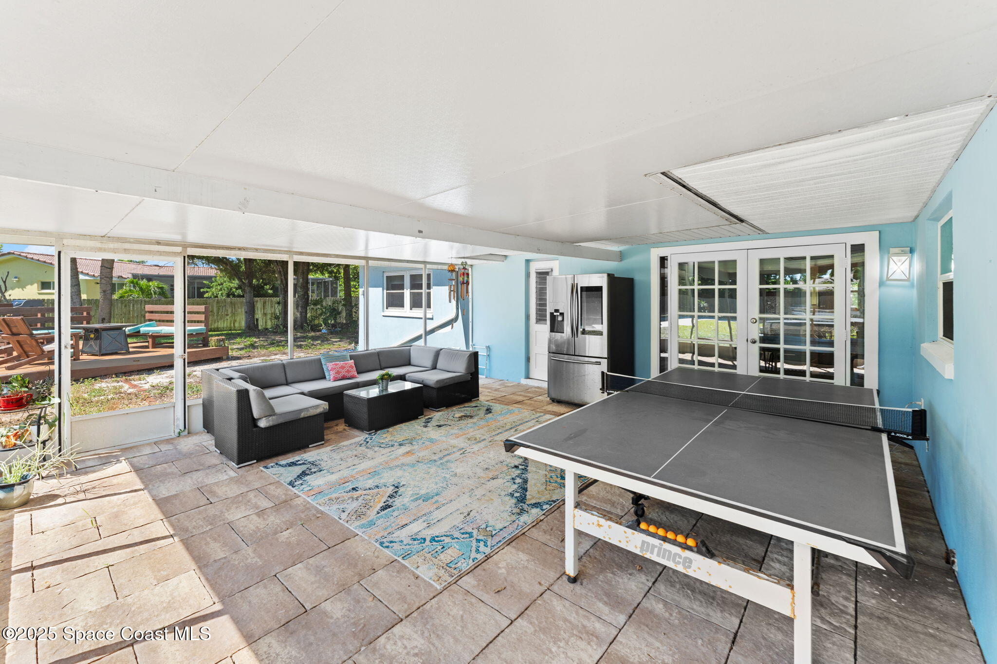 285 Coral Way W