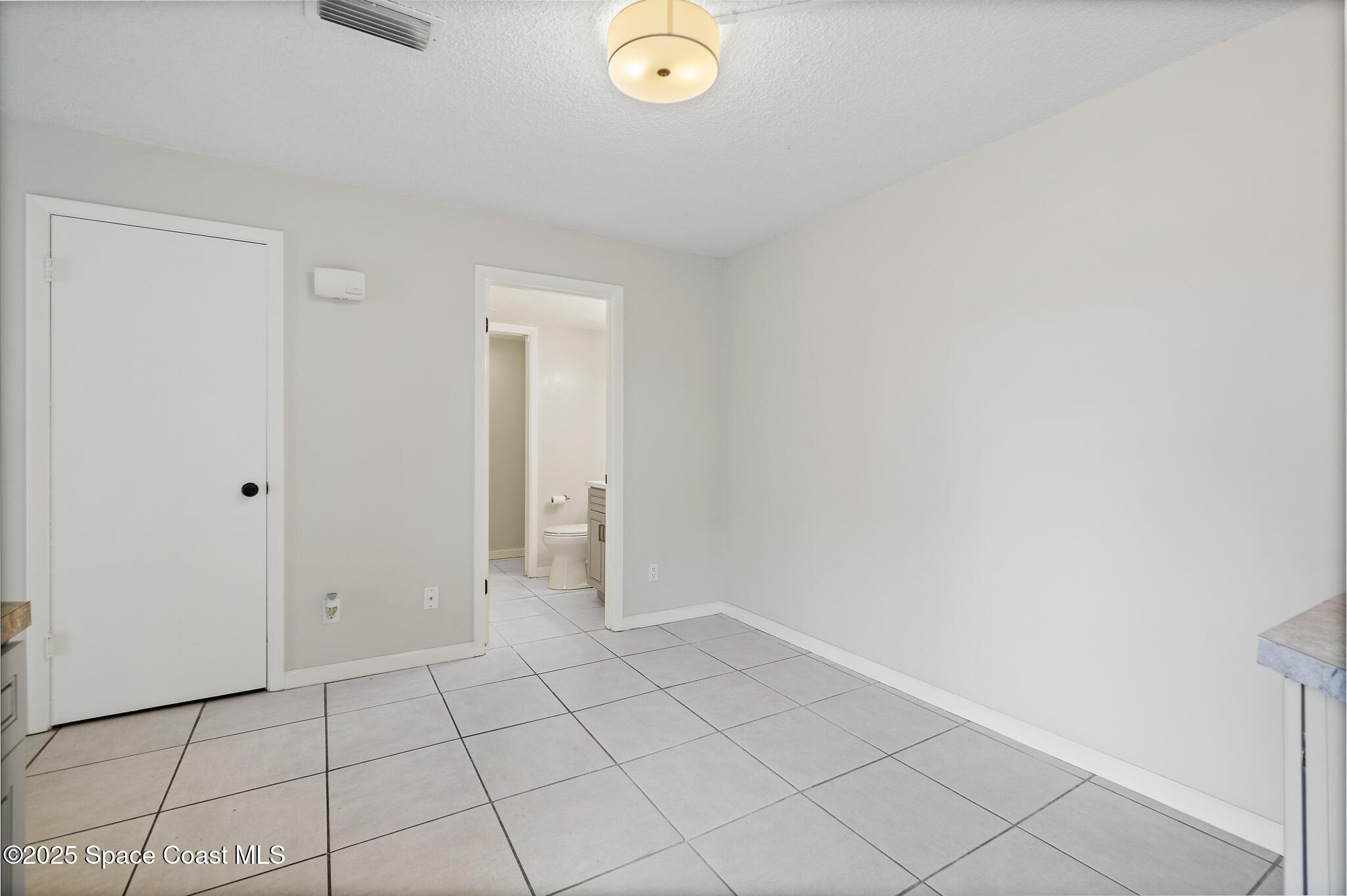 4016 Vista Oaks Circle NE